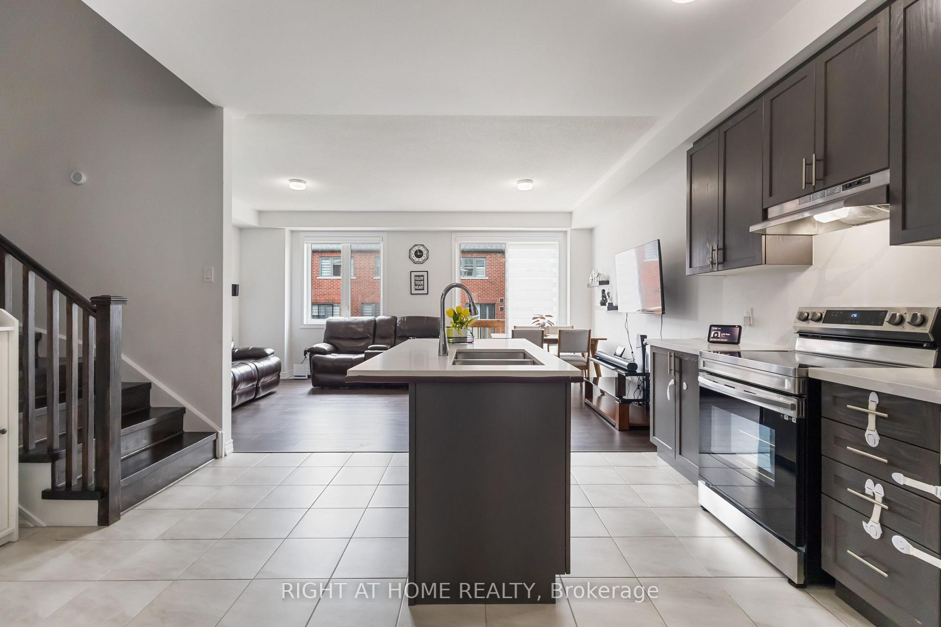 Photo 13 of 2020 Cameron Lott Crescent, Oshawa, Kedron — HOMEH