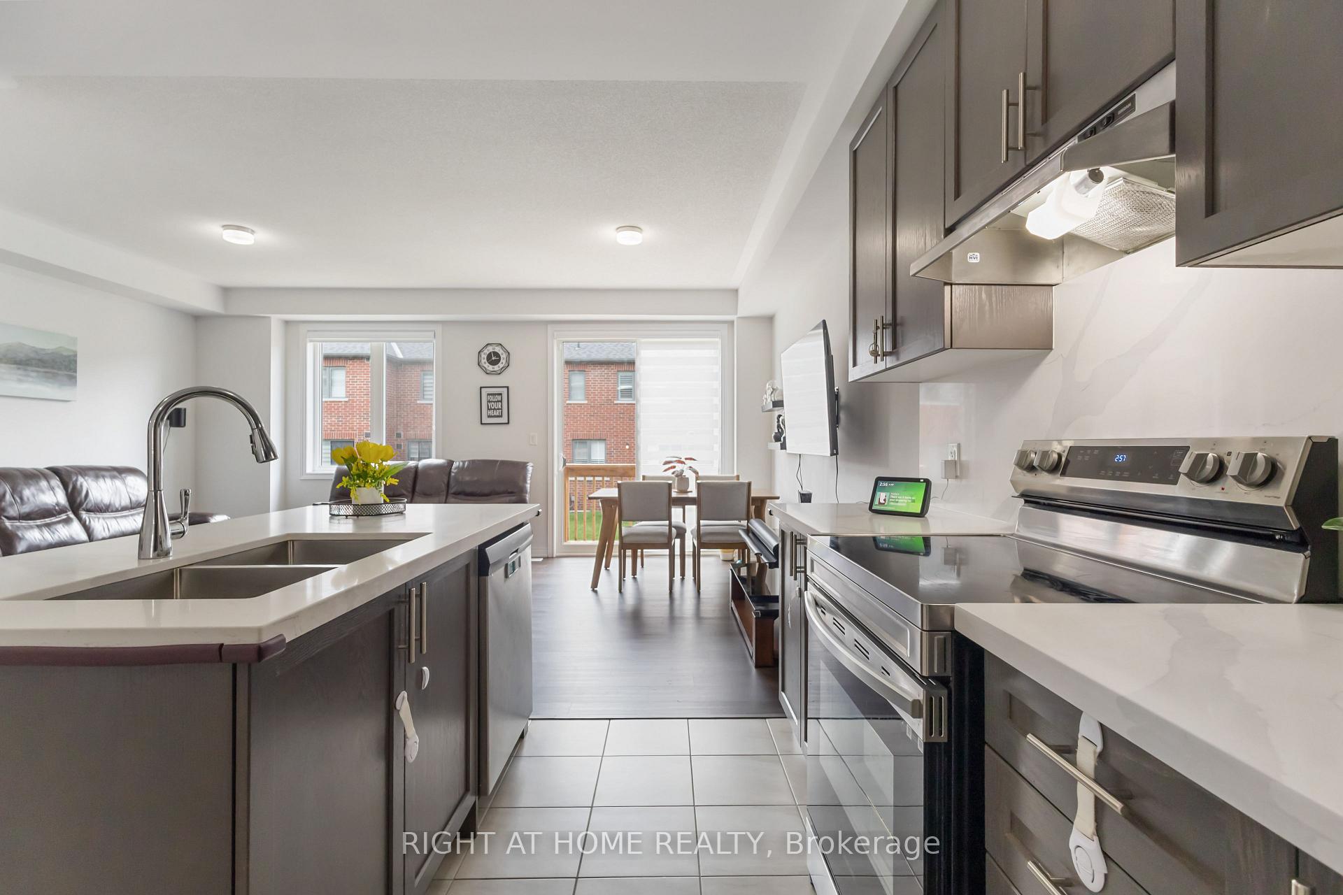 Photo 14 of 2020 Cameron Lott Crescent, Oshawa, Kedron — HOMEH