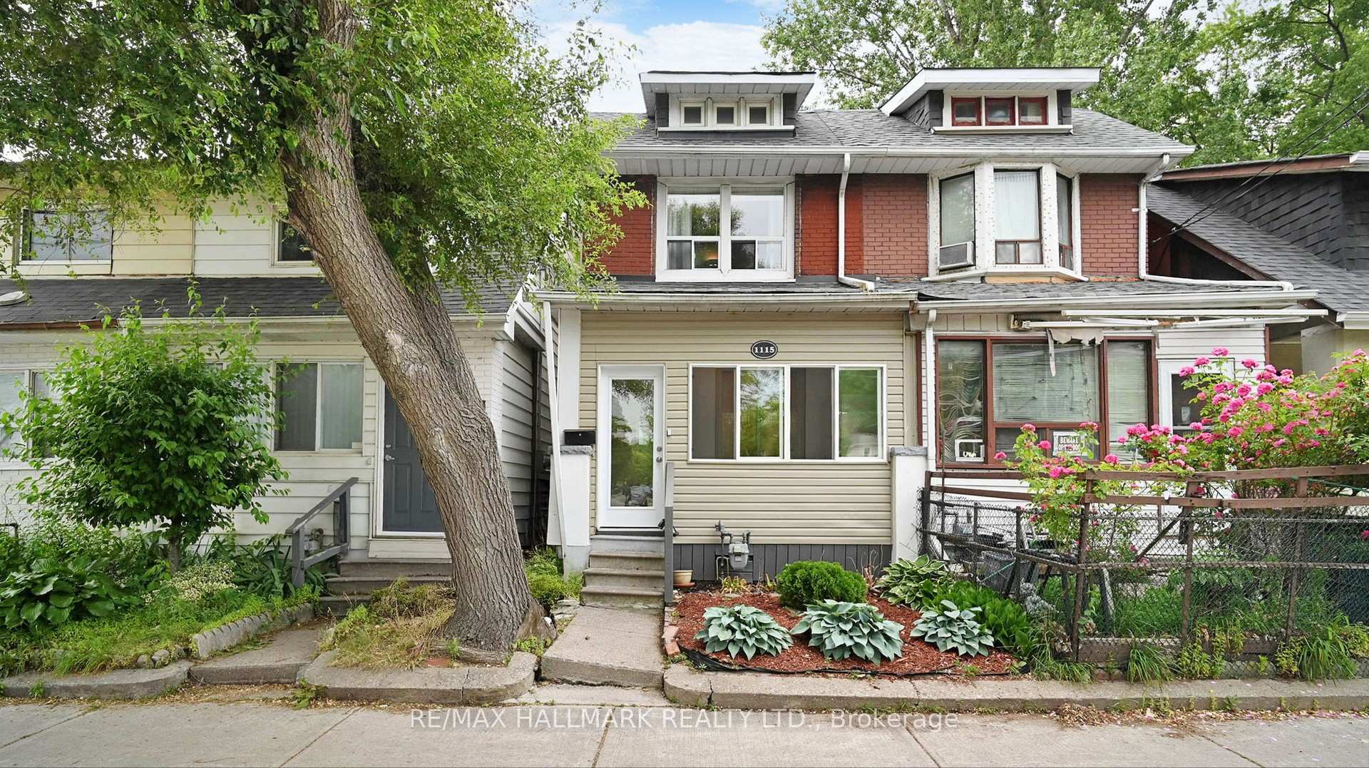 Front of 1115 Woodbine Avenue