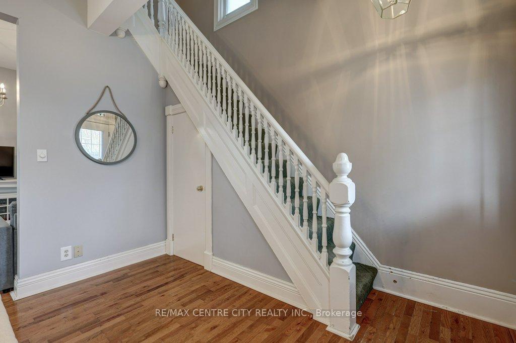 Photo 5 of 10 Jessie Street, St. Thomas — HOMEH