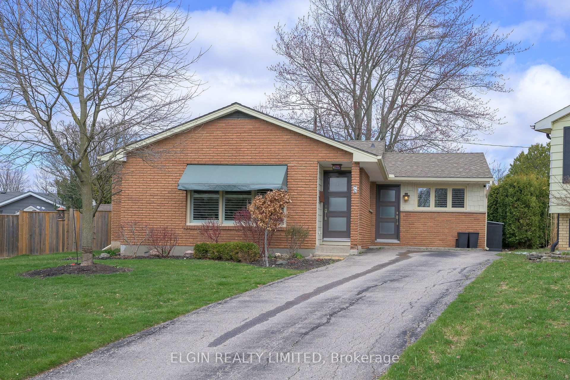 Photo 4 of 6 Ashton Place, St. Thomas — HOMEH
