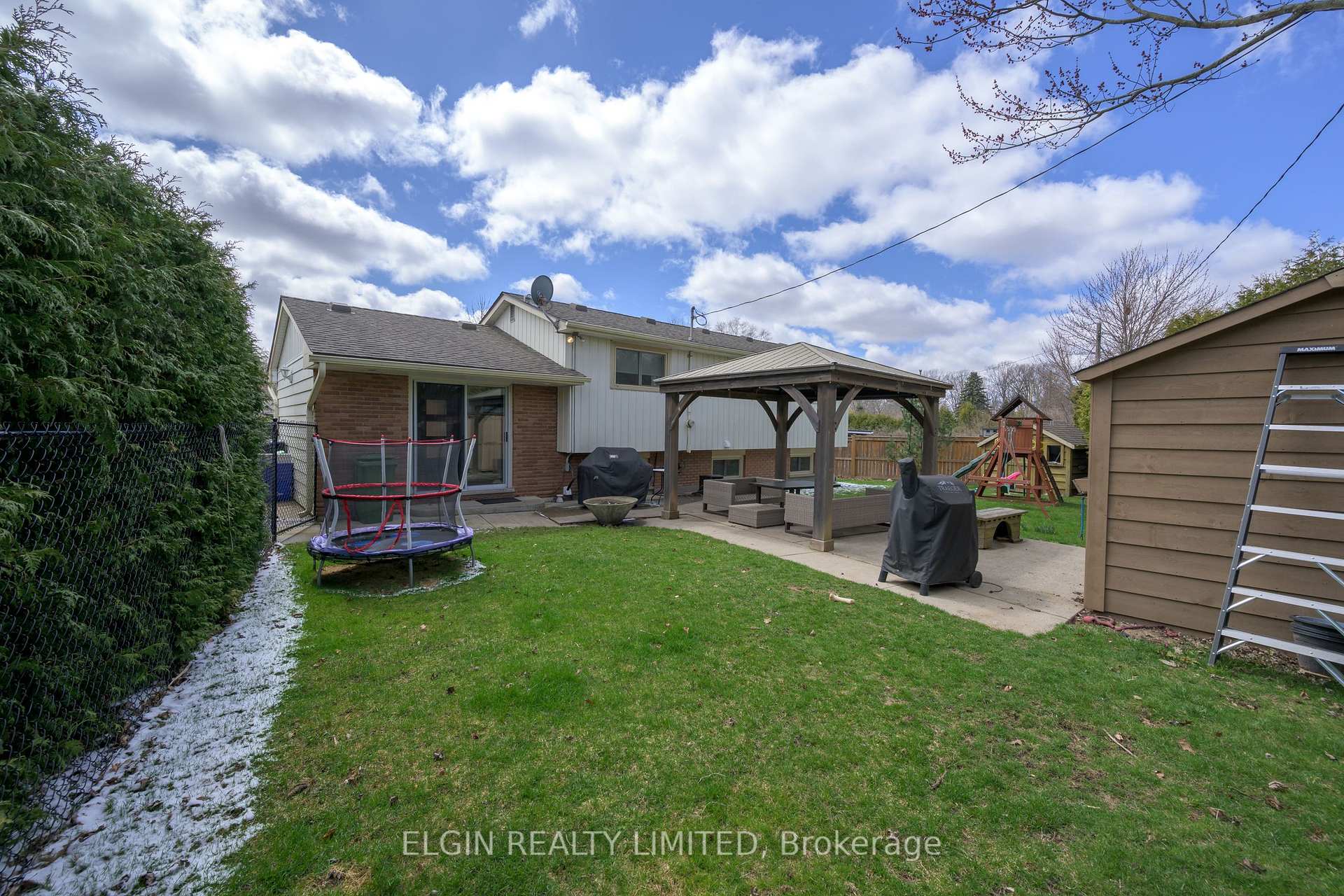 Photo 7 of 6 Ashton Place, St. Thomas — HOMEH