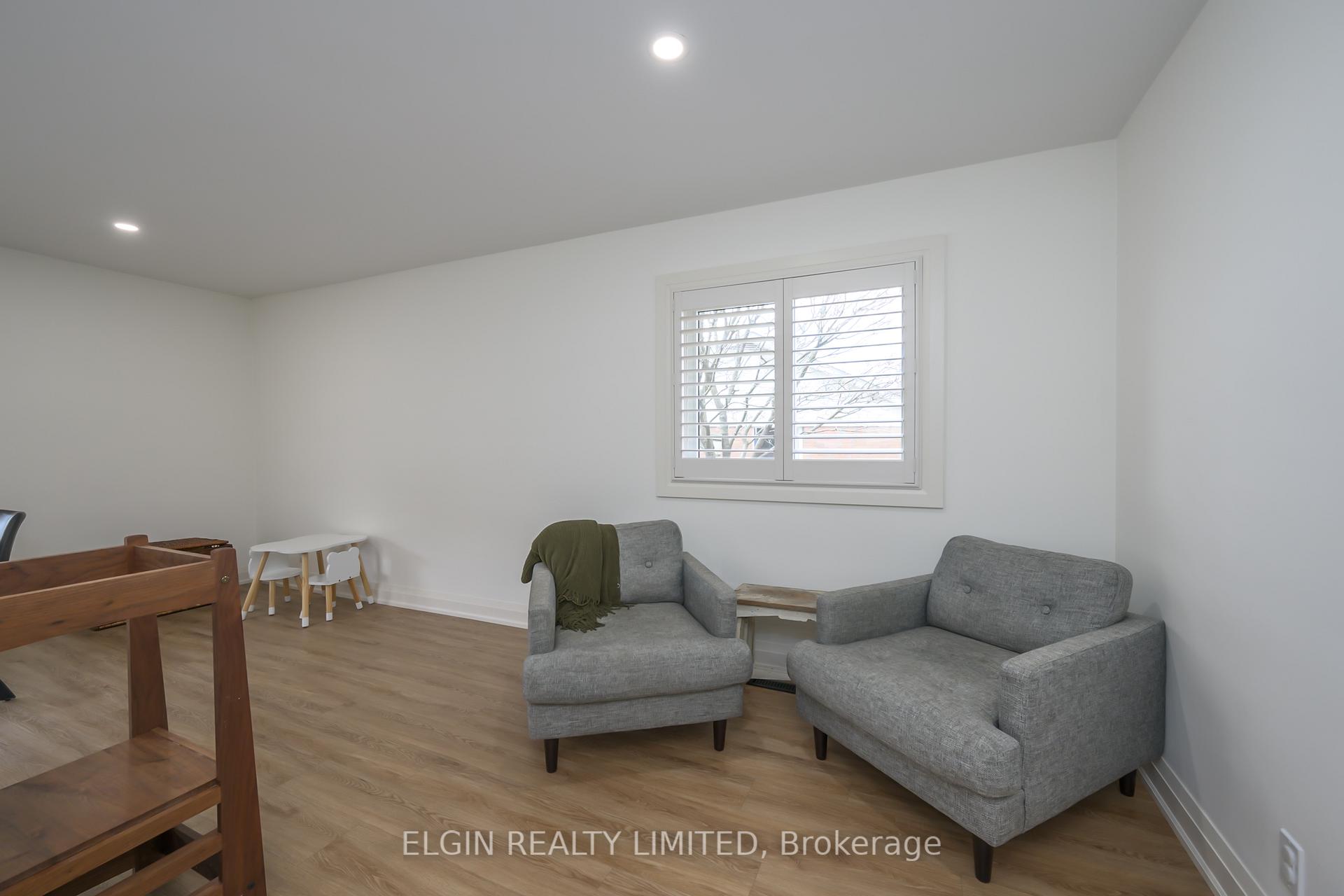 Photo 13 of 6 Ashton Place, St. Thomas — HOMEH