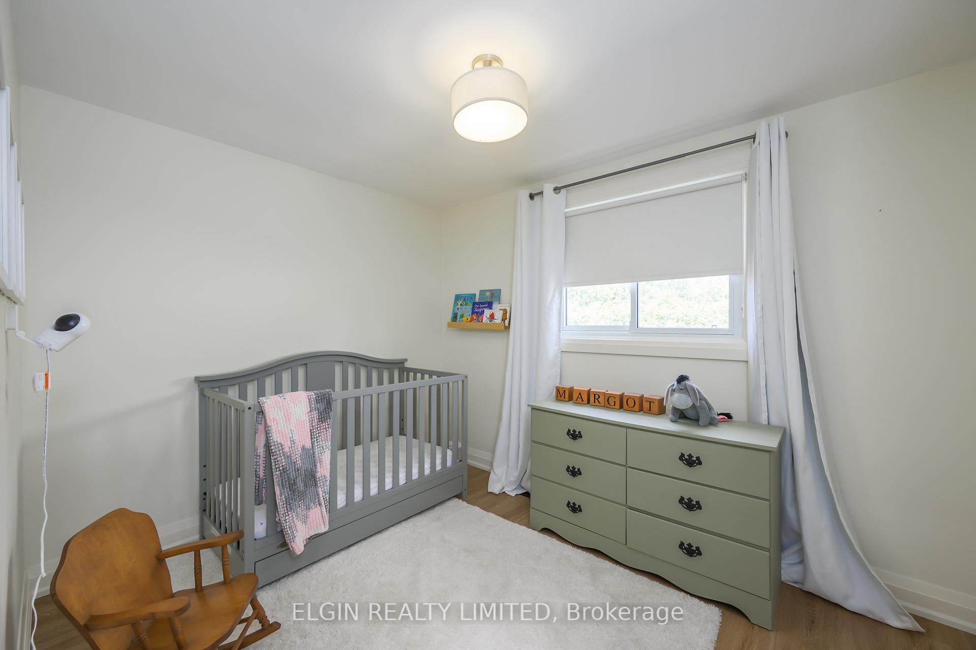 Photo 11 of 6 Ashton Place, St. Thomas — HOMEH