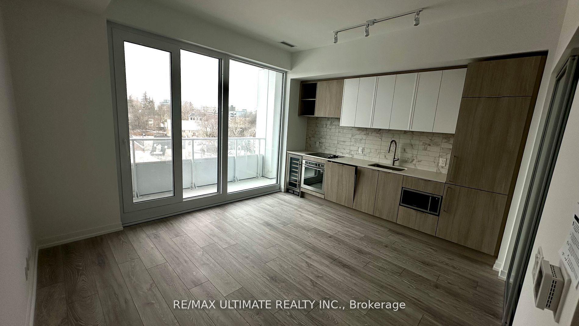 Photo 3 of Unit 815, 2020 Bathurst Street, Toronto, Humewood-Cedarvale — HOMEH