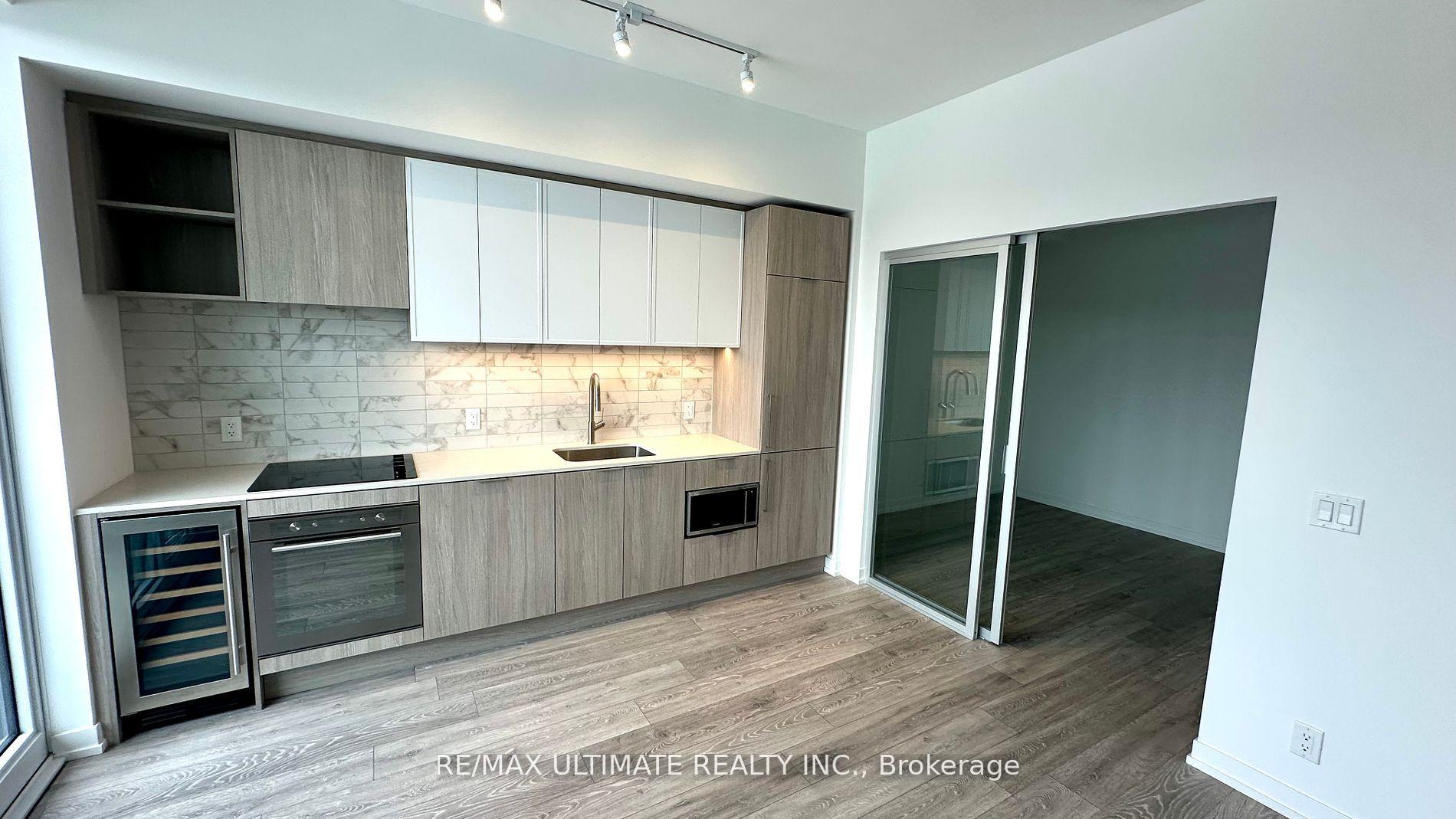 Photo 4 of Unit 815, 2020 Bathurst Street, Toronto, Humewood-Cedarvale — HOMEH