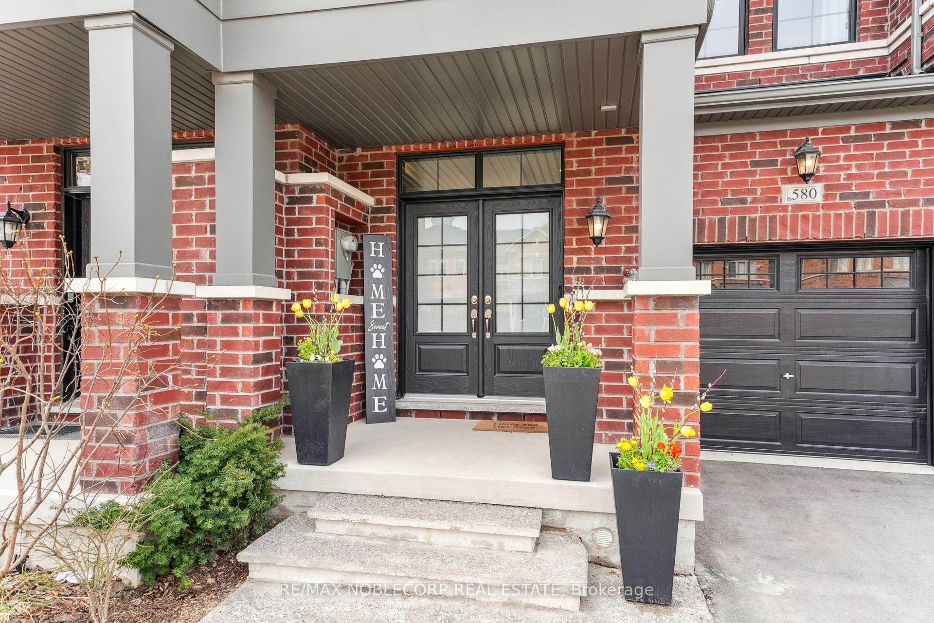 Photo 9 of 580 Barons Street, Vaughan, Kleinburg — HOMEH