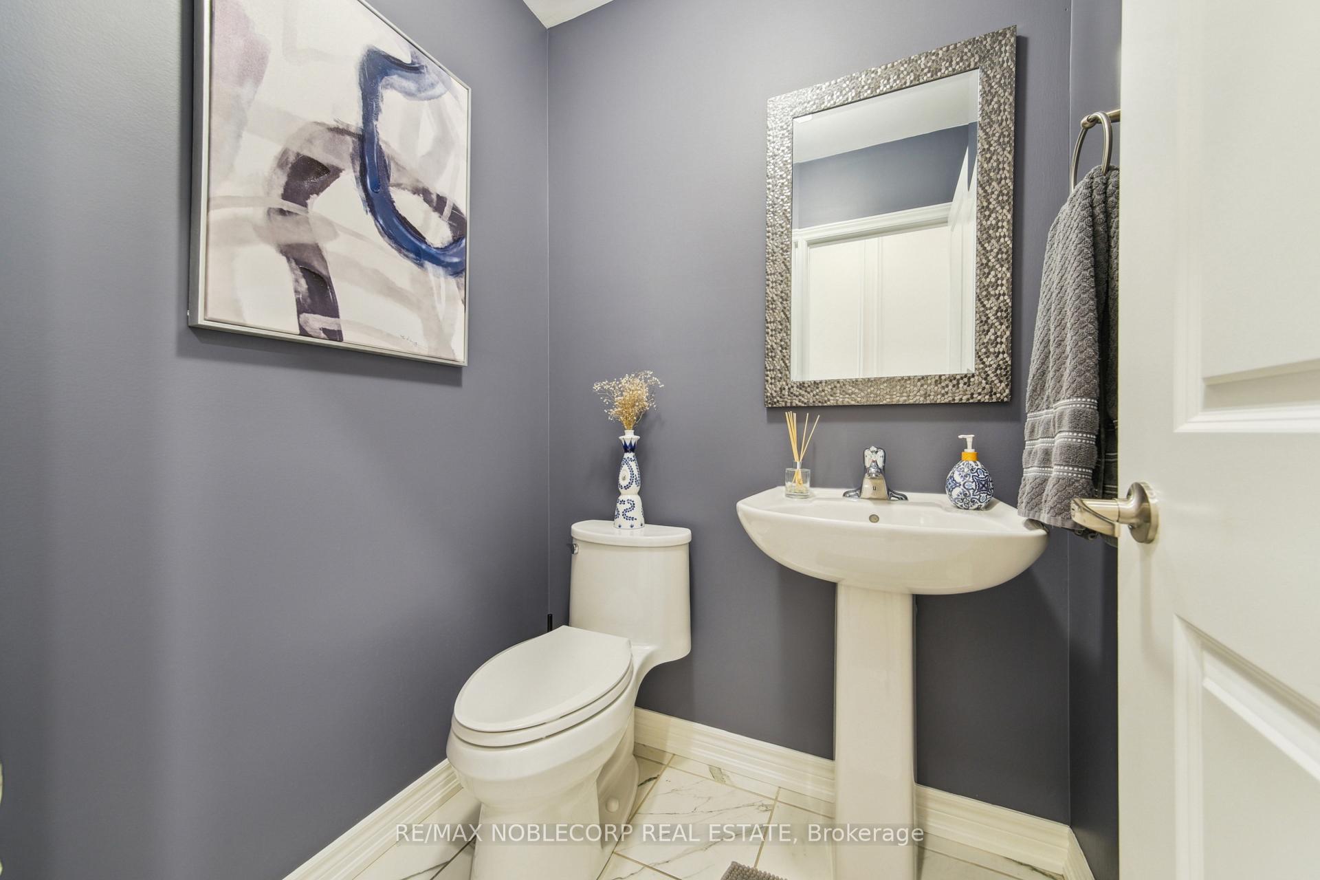 Photo 7 of 580 Barons Street, Vaughan, Kleinburg — HOMEH