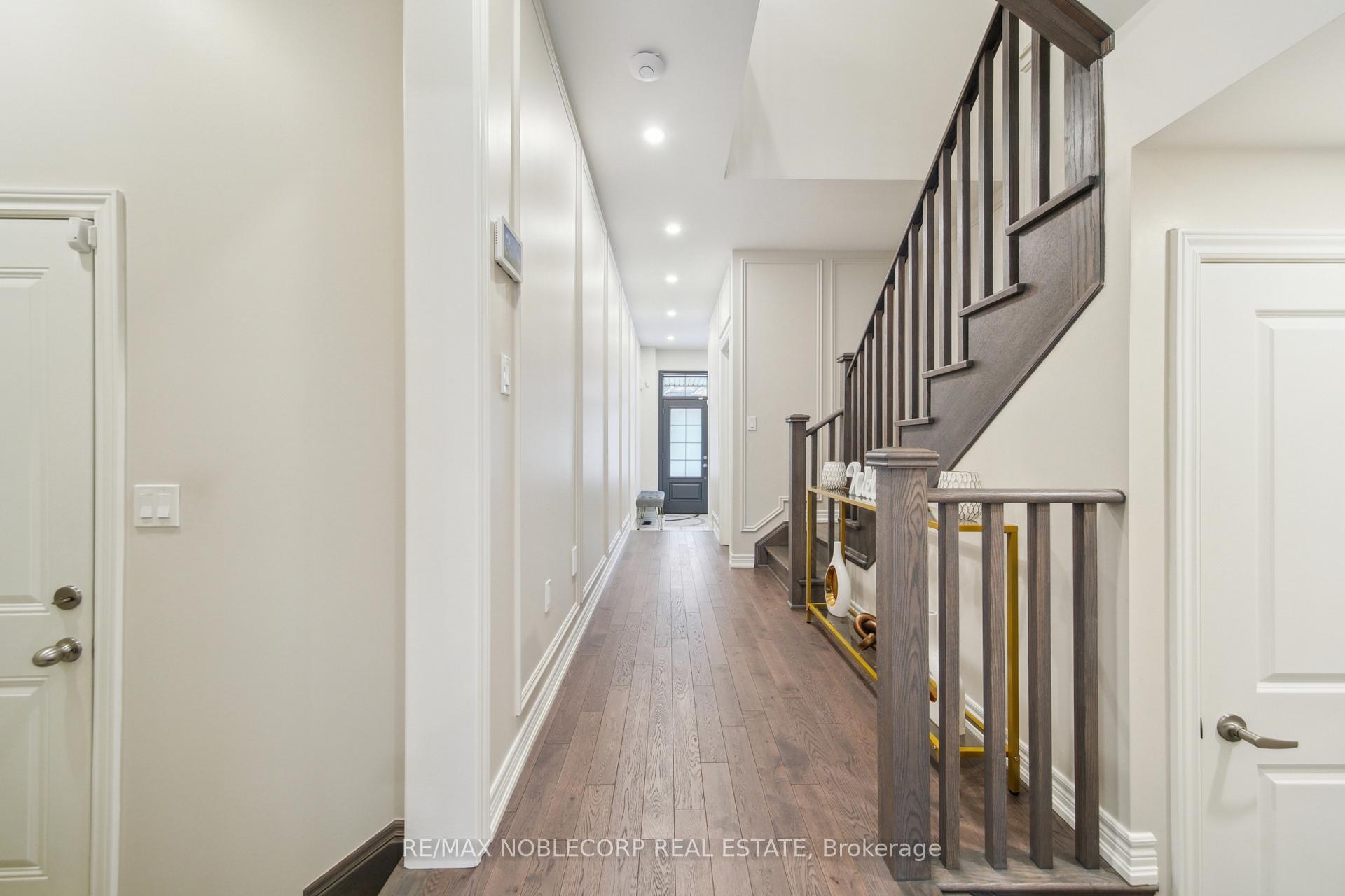 Photo 8 of 580 Barons Street, Vaughan, Kleinburg — HOMEH