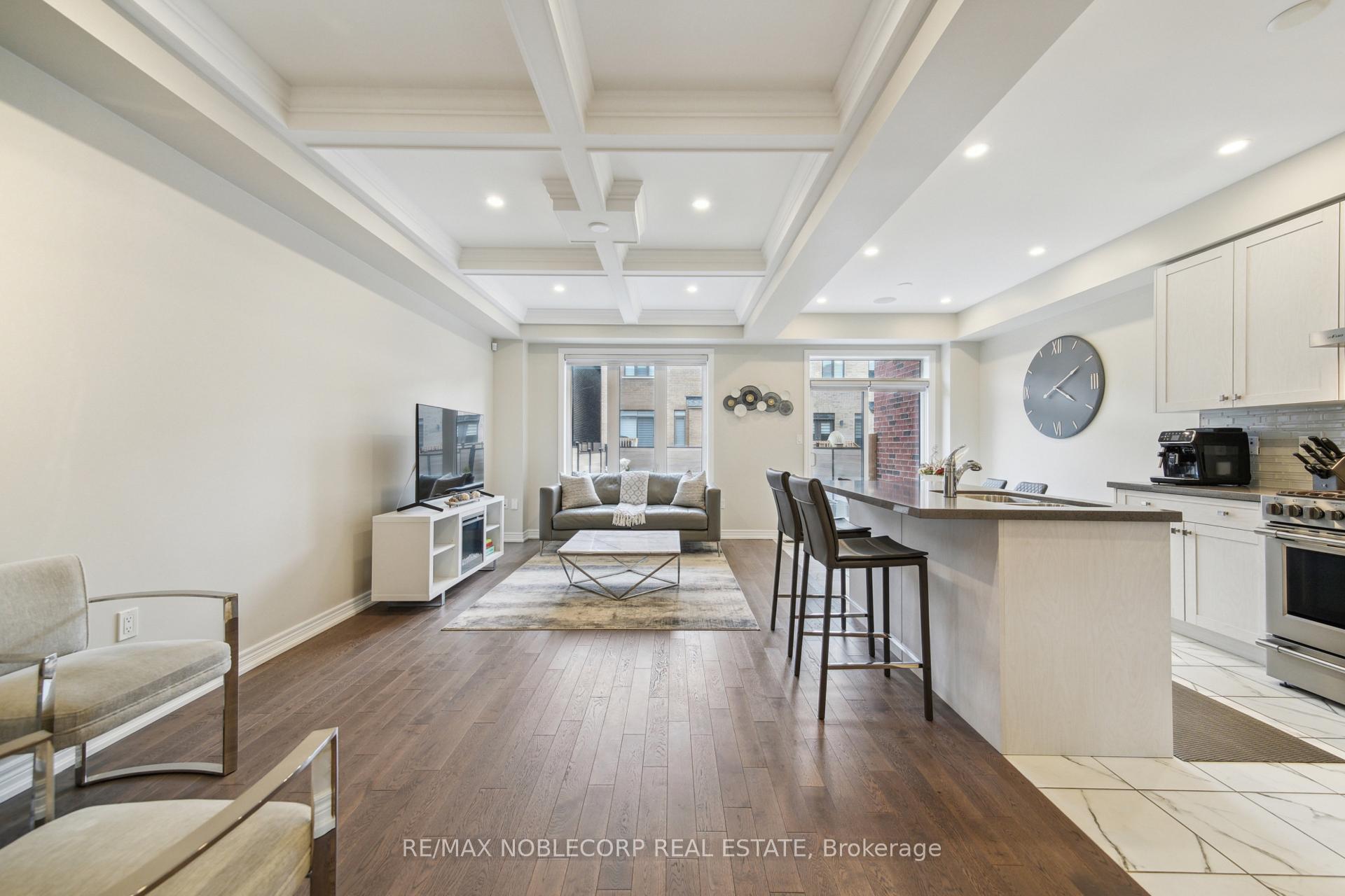 Photo 11 of 580 Barons Street, Vaughan, Kleinburg — HOMEH