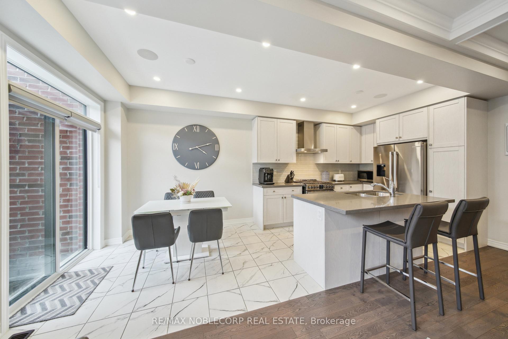 Photo 15 of 580 Barons Street, Vaughan, Kleinburg — HOMEH