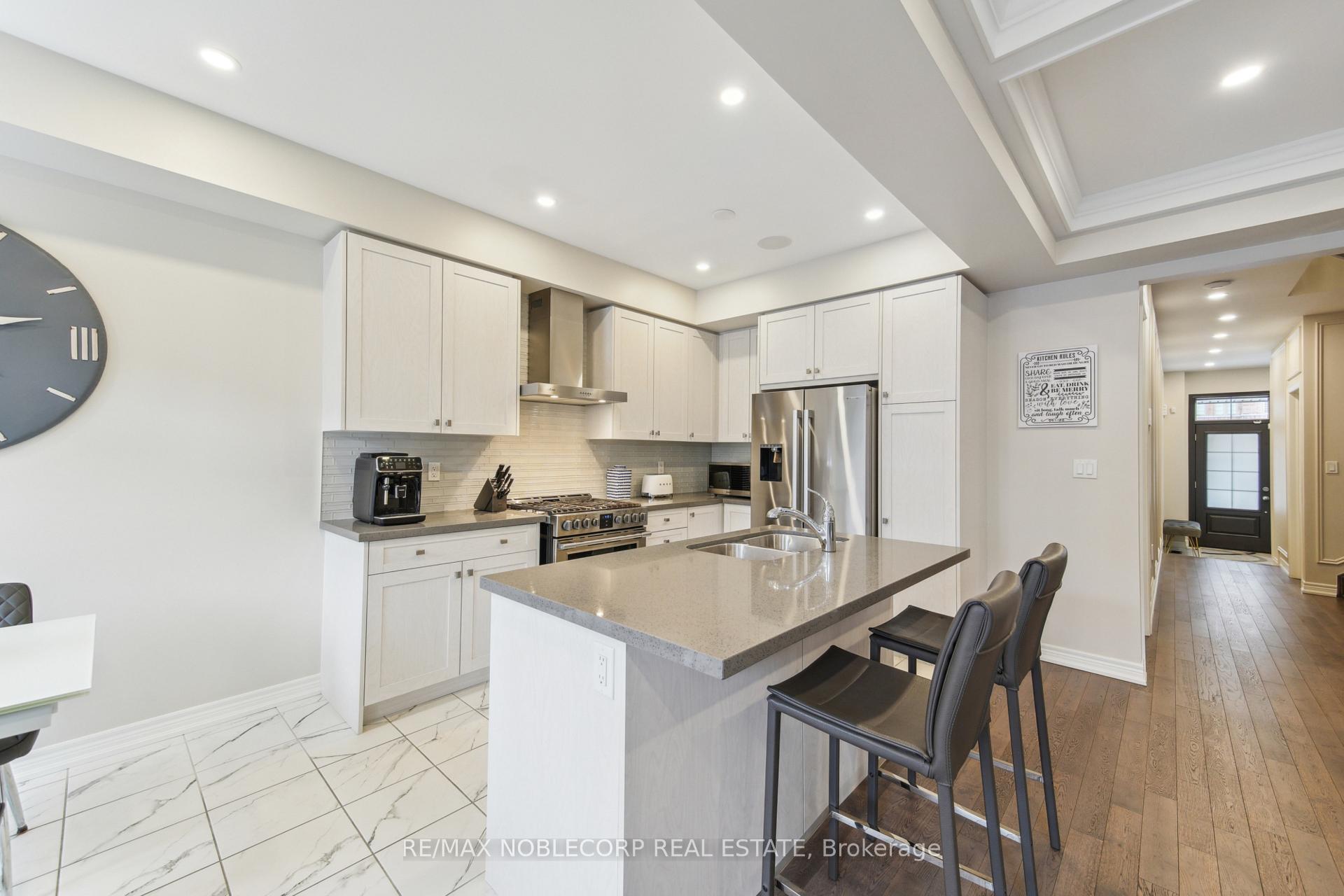 Photo 12 of 580 Barons Street, Vaughan, Kleinburg — HOMEH