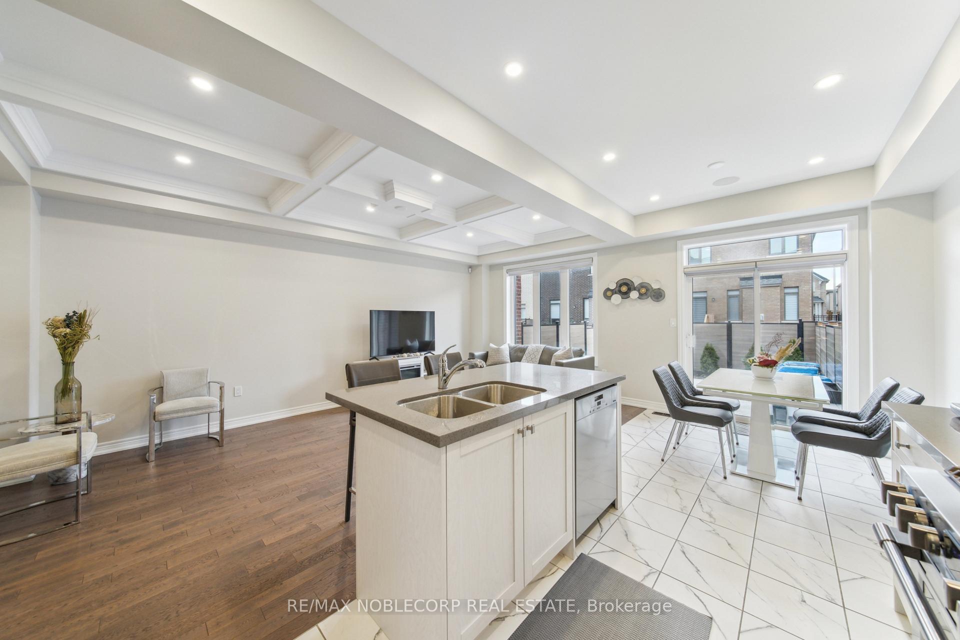 Photo 14 of 580 Barons Street, Vaughan, Kleinburg — HOMEH