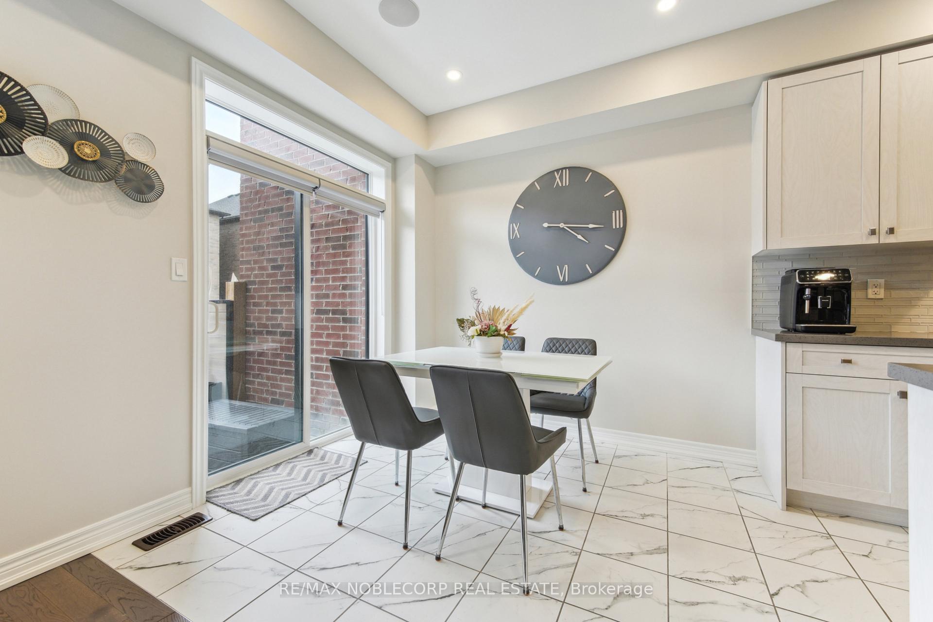 Photo 16 of 580 Barons Street, Vaughan, Kleinburg — HOMEH