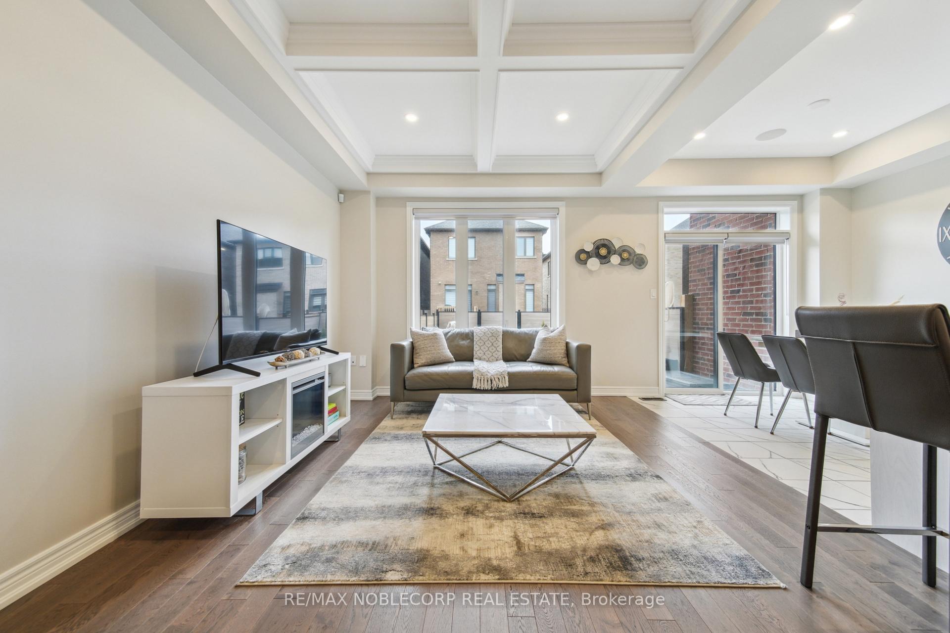 Photo 18 of 580 Barons Street, Vaughan, Kleinburg — HOMEH