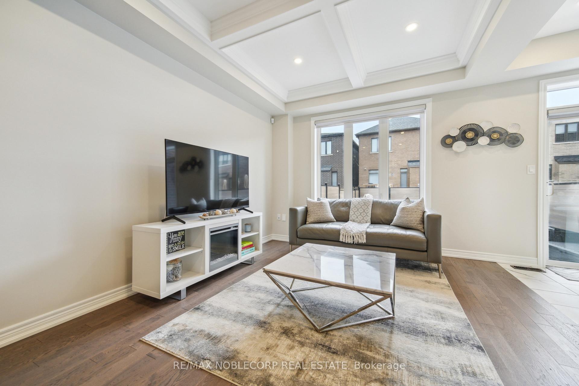 Photo 19 of 580 Barons Street, Vaughan, Kleinburg — HOMEH
