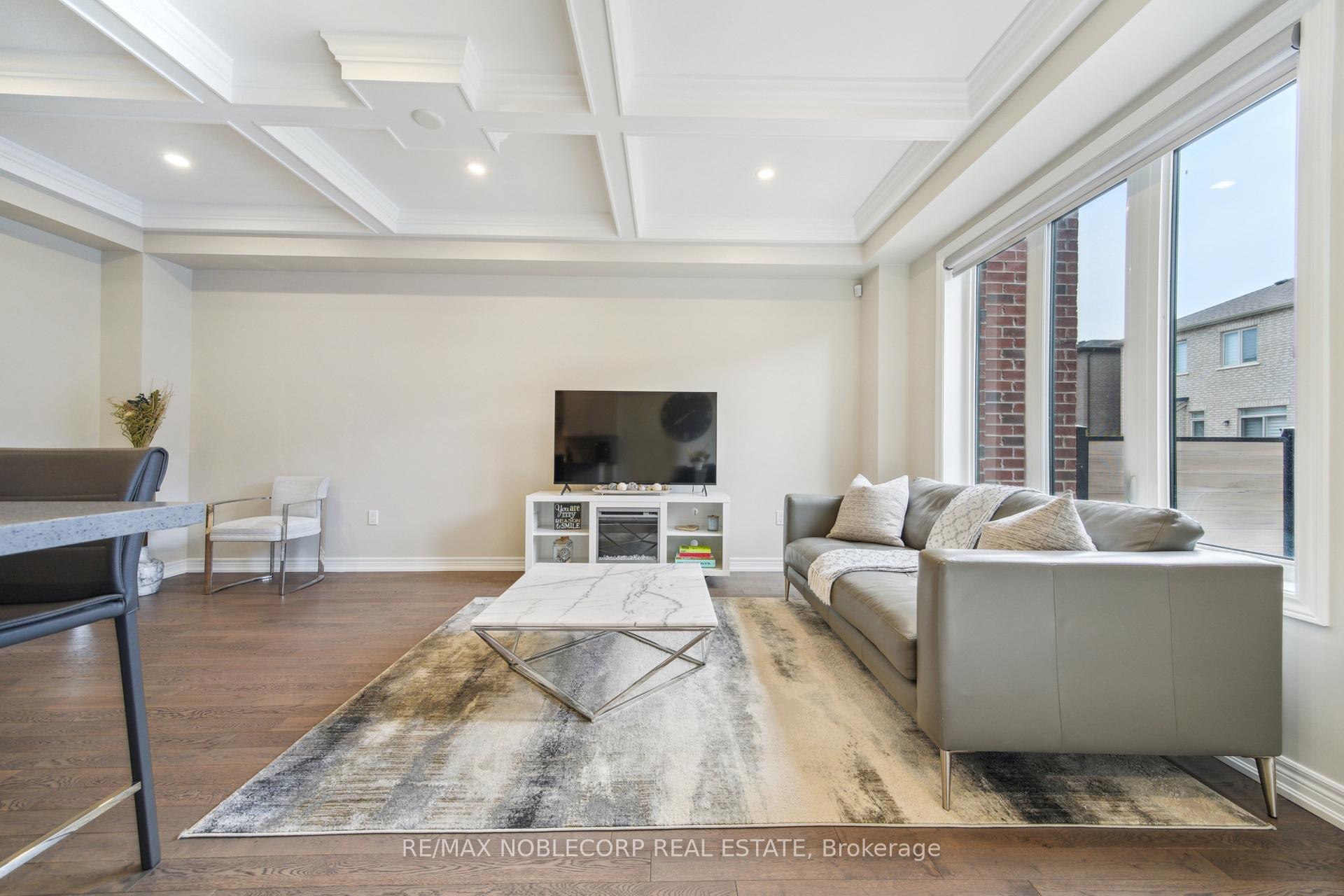 Photo 23 of 580 Barons Street, Vaughan, Kleinburg — HOMEH