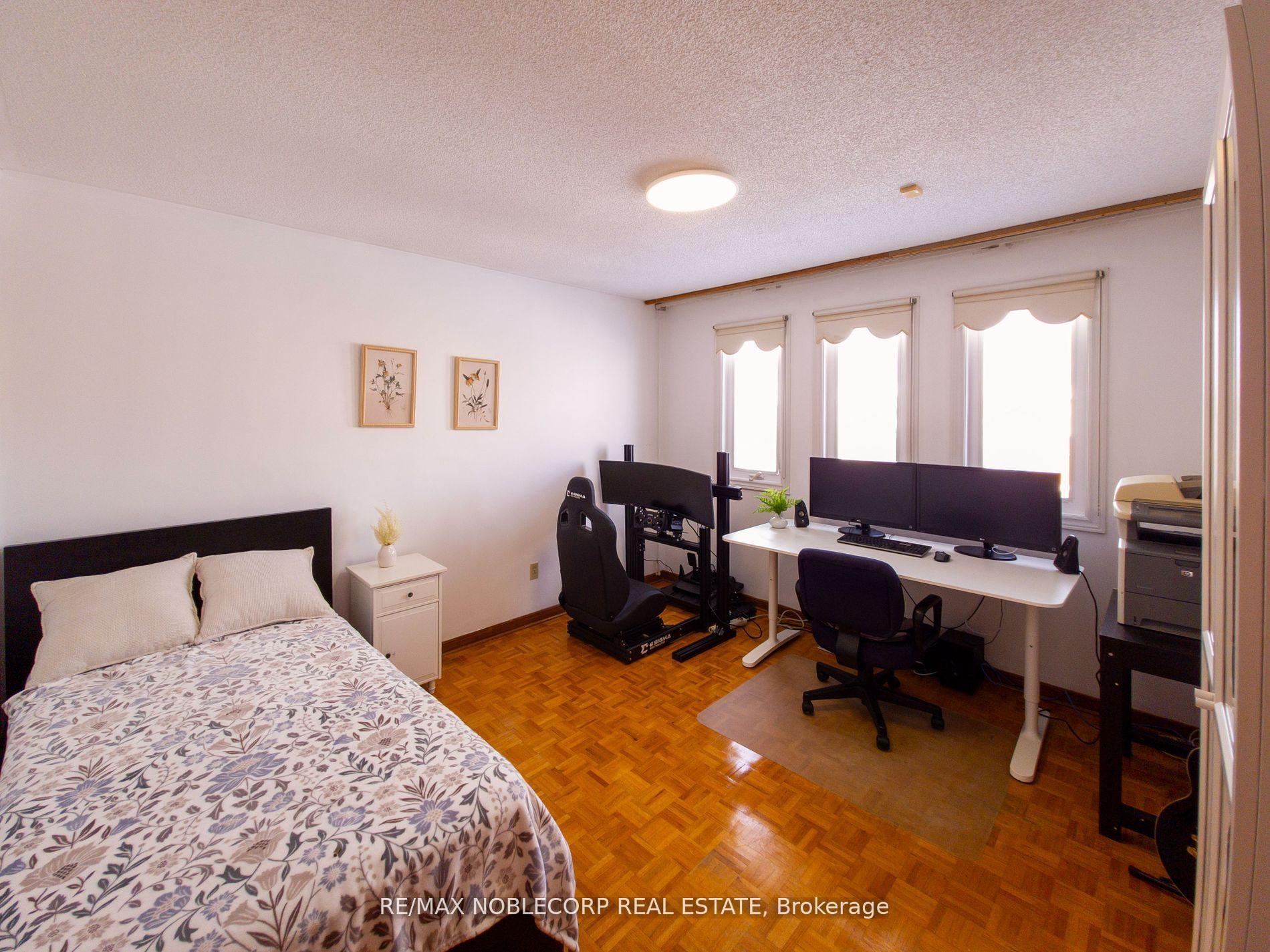 Photo 25 of 37 Father Ermanno Crescent, Vaughan, East Woodbridge — HOMEH