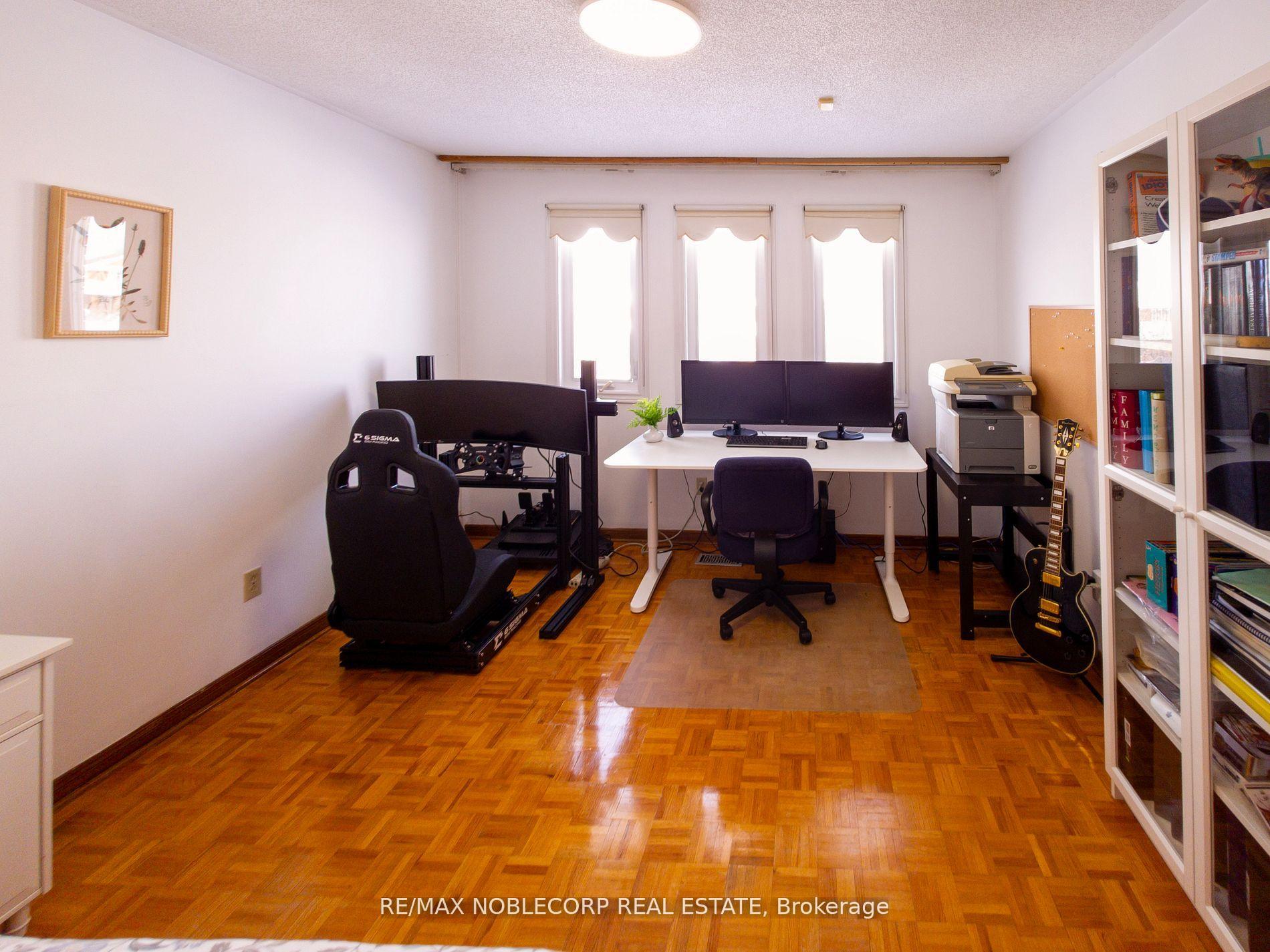 Photo 11 of 37 Father Ermanno Crescent, Vaughan, East Woodbridge — HOMEH