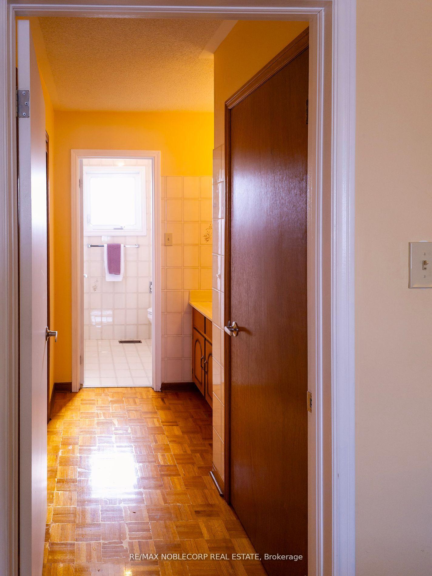 Photo 24 of 37 Father Ermanno Crescent, Vaughan, East Woodbridge — HOMEH