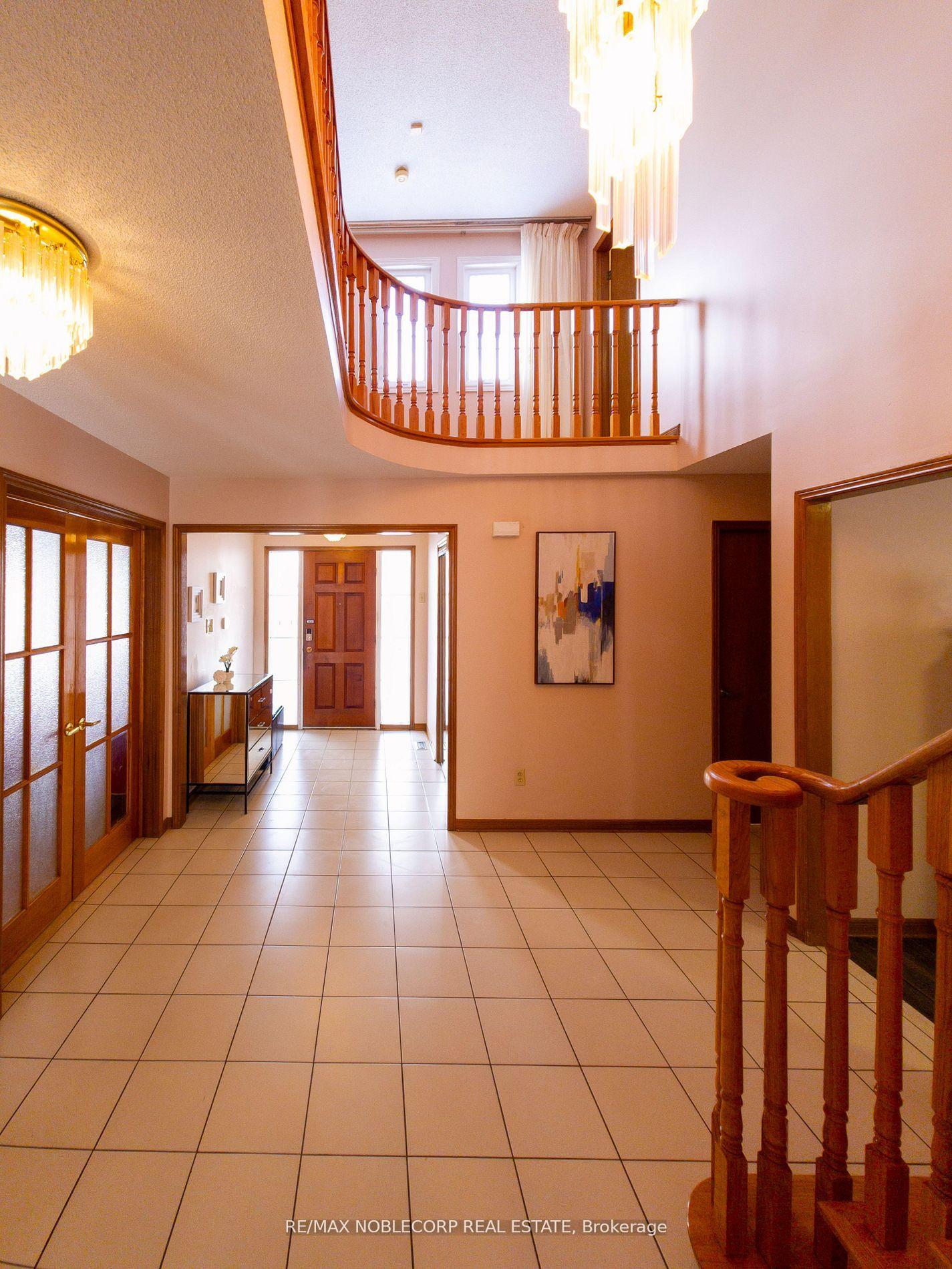 Photo 27 of 37 Father Ermanno Crescent, Vaughan, East Woodbridge — HOMEH