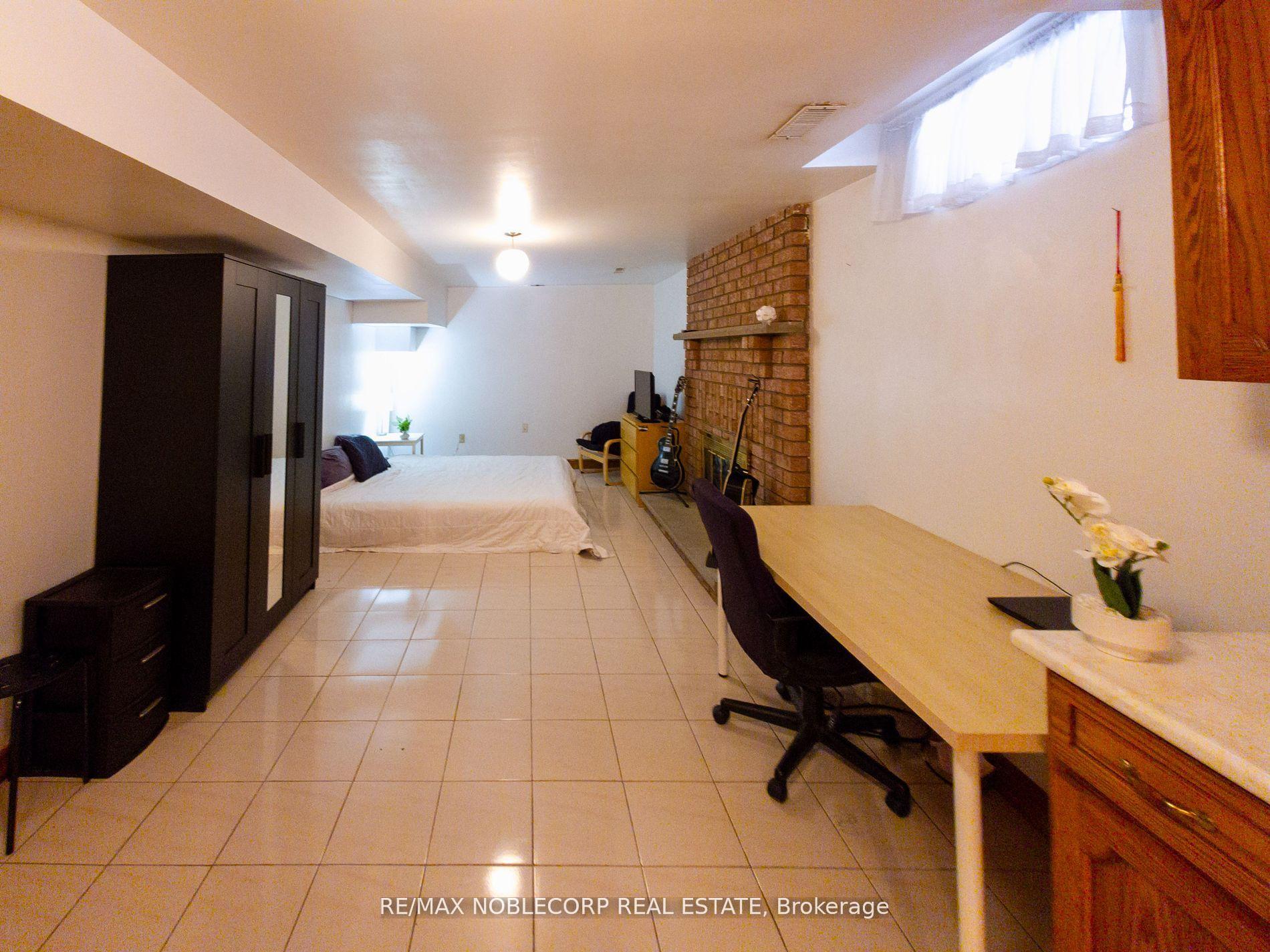 Photo 28 of 37 Father Ermanno Crescent, Vaughan, East Woodbridge — HOMEH