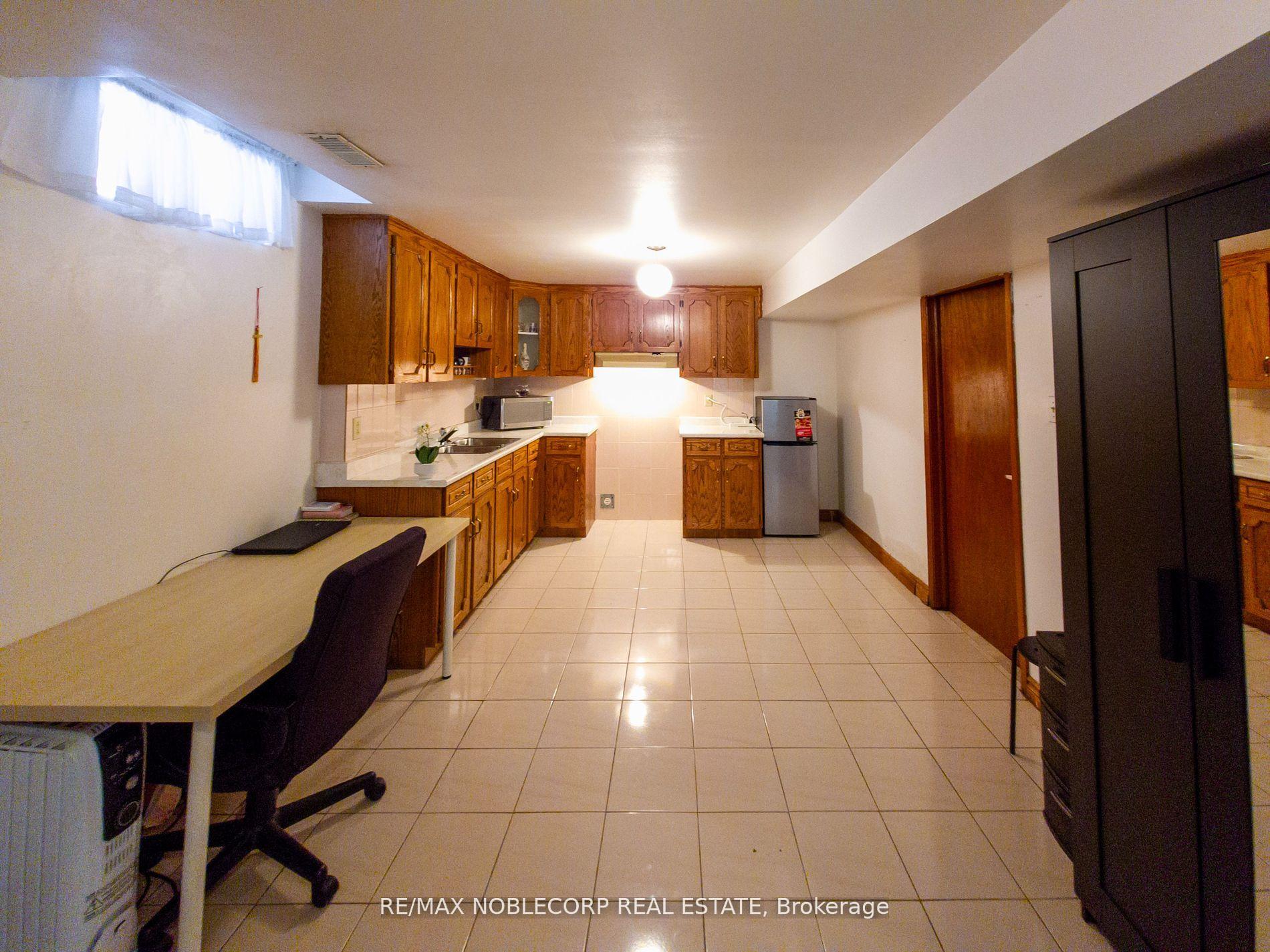 Photo 30 of 37 Father Ermanno Crescent, Vaughan, East Woodbridge — HOMEH