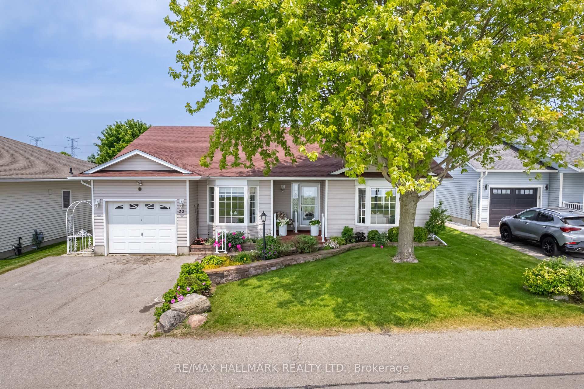 Photo 1 of 22 Birch Tree Lane, Clarington, Bowmanville — HOMEH