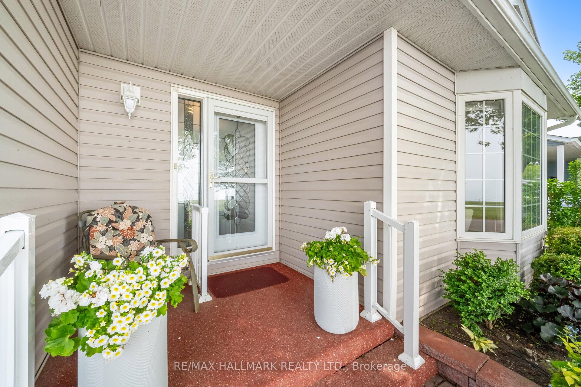 Photo 2 of 22 Birch Tree Lane, Clarington, Bowmanville — HOMEH