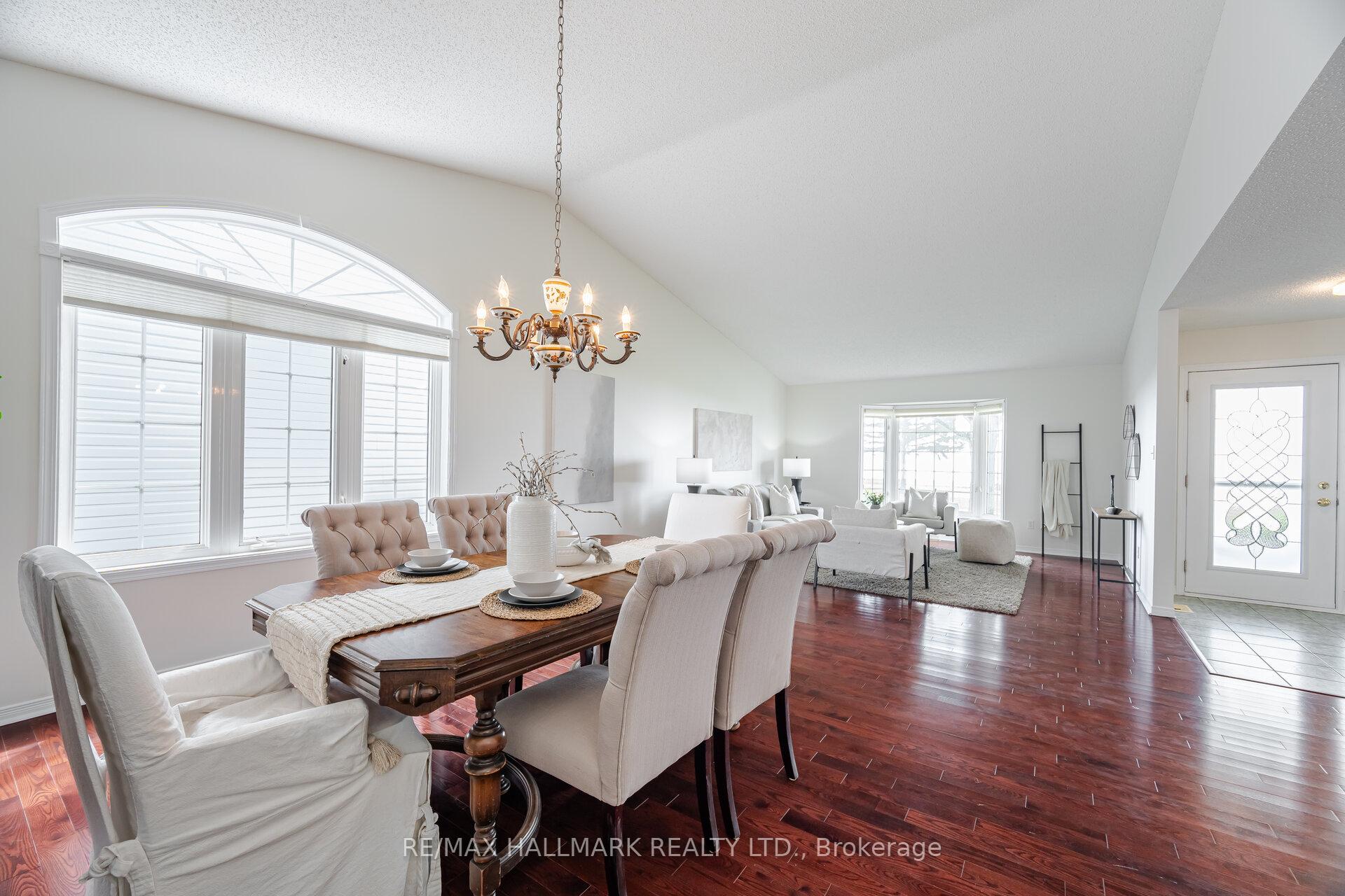Photo 5 of 22 Birch Tree Lane, Clarington, Bowmanville — HOMEH