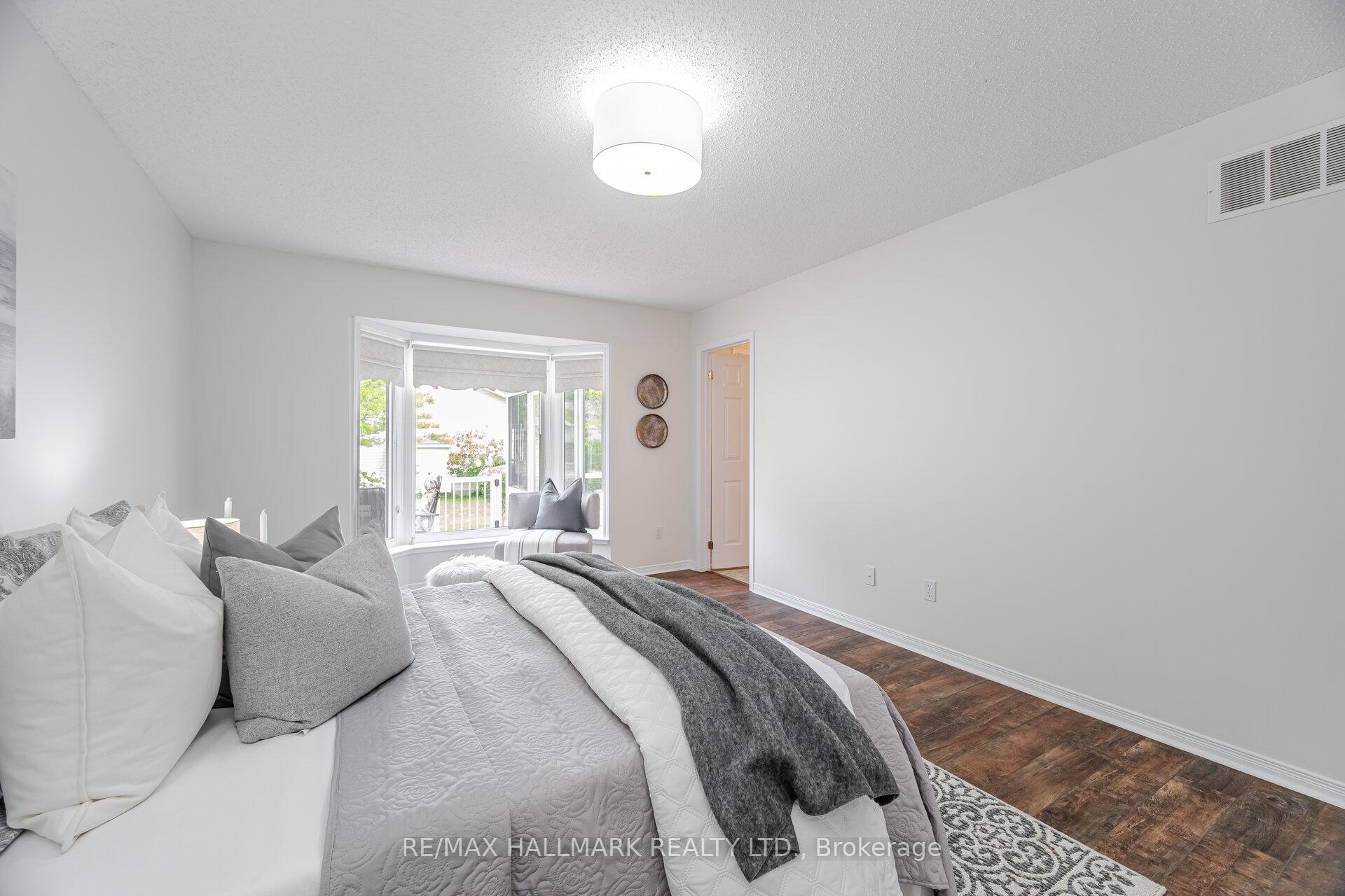 Photo 15 of 22 Birch Tree Lane, Clarington, Bowmanville — HOMEH