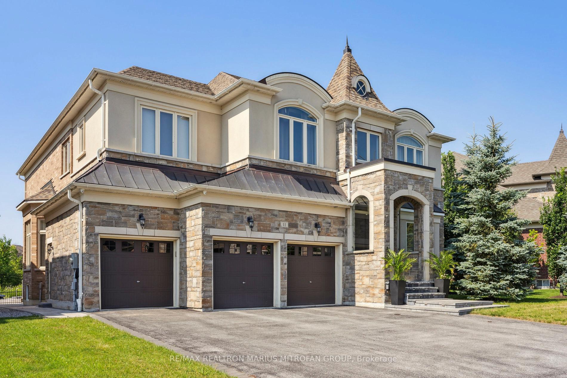 Front of 11 Wedgeport Court