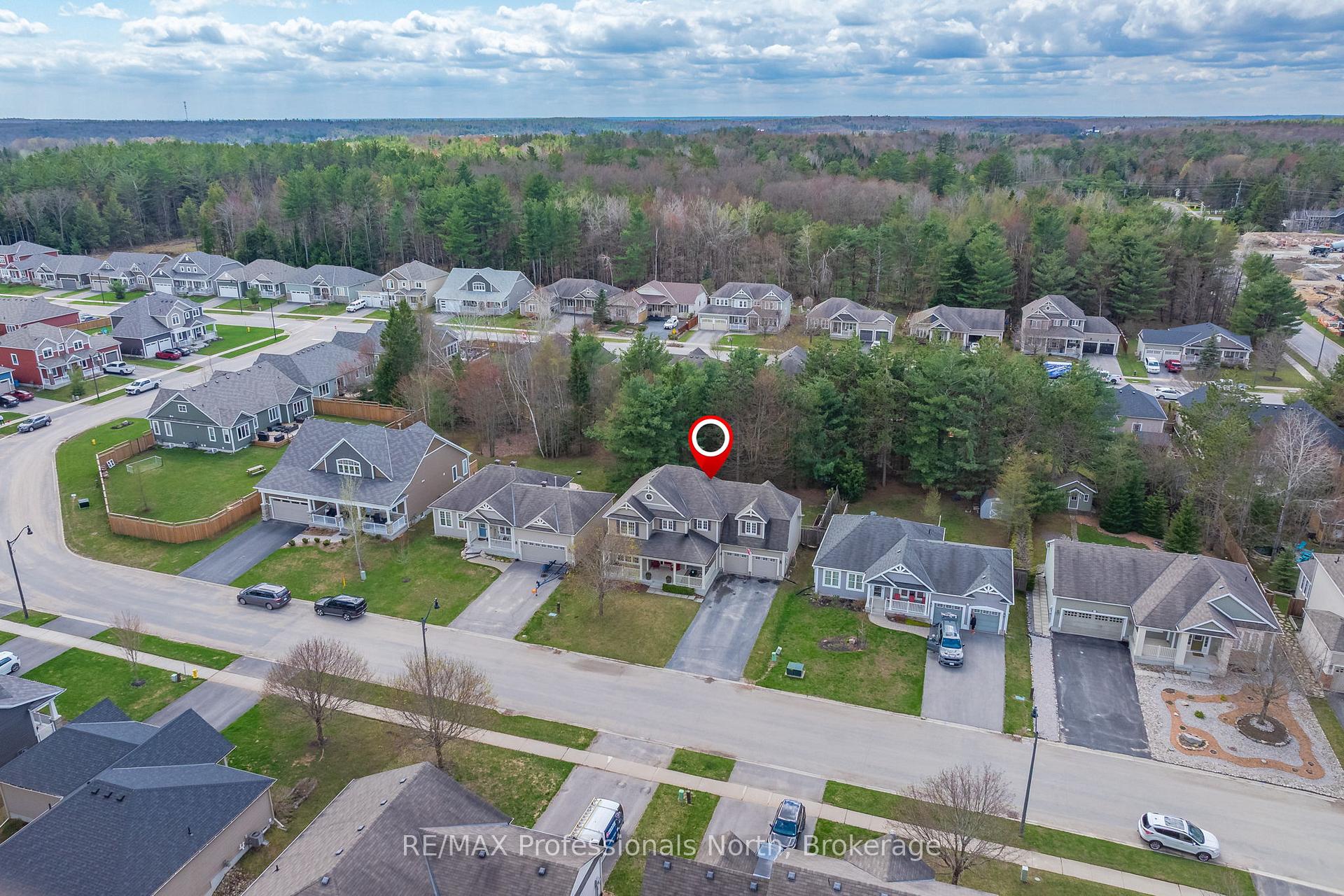 Photo 8 of 35 Windsong Crescent, Bracebridge, Macaulay — HOMEH