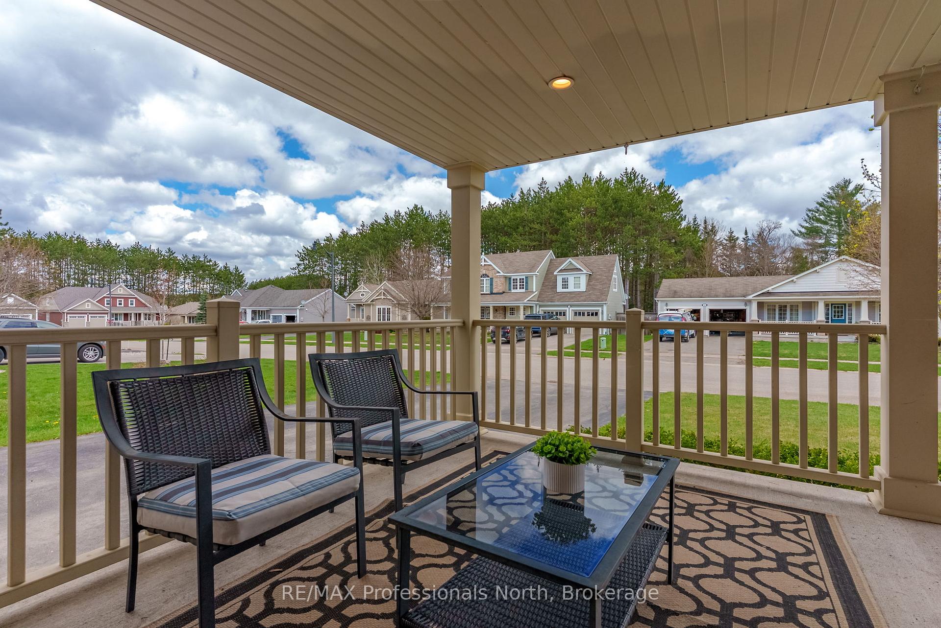 Photo 2 of 35 Windsong Crescent, Bracebridge, Macaulay — HOMEH