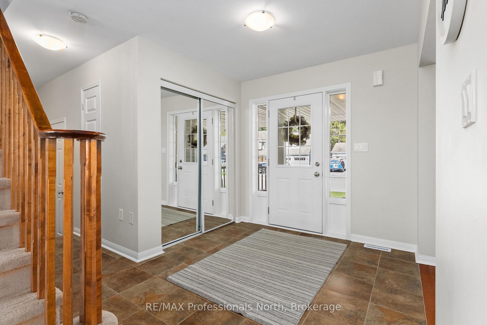 Photo 4 of 35 Windsong Crescent, Bracebridge, Macaulay — HOMEH