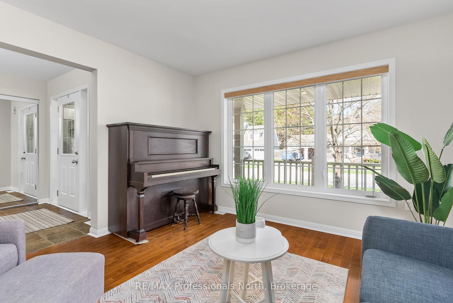 Photo 10 of 35 Windsong Crescent, Bracebridge, Macaulay — HOMEH
