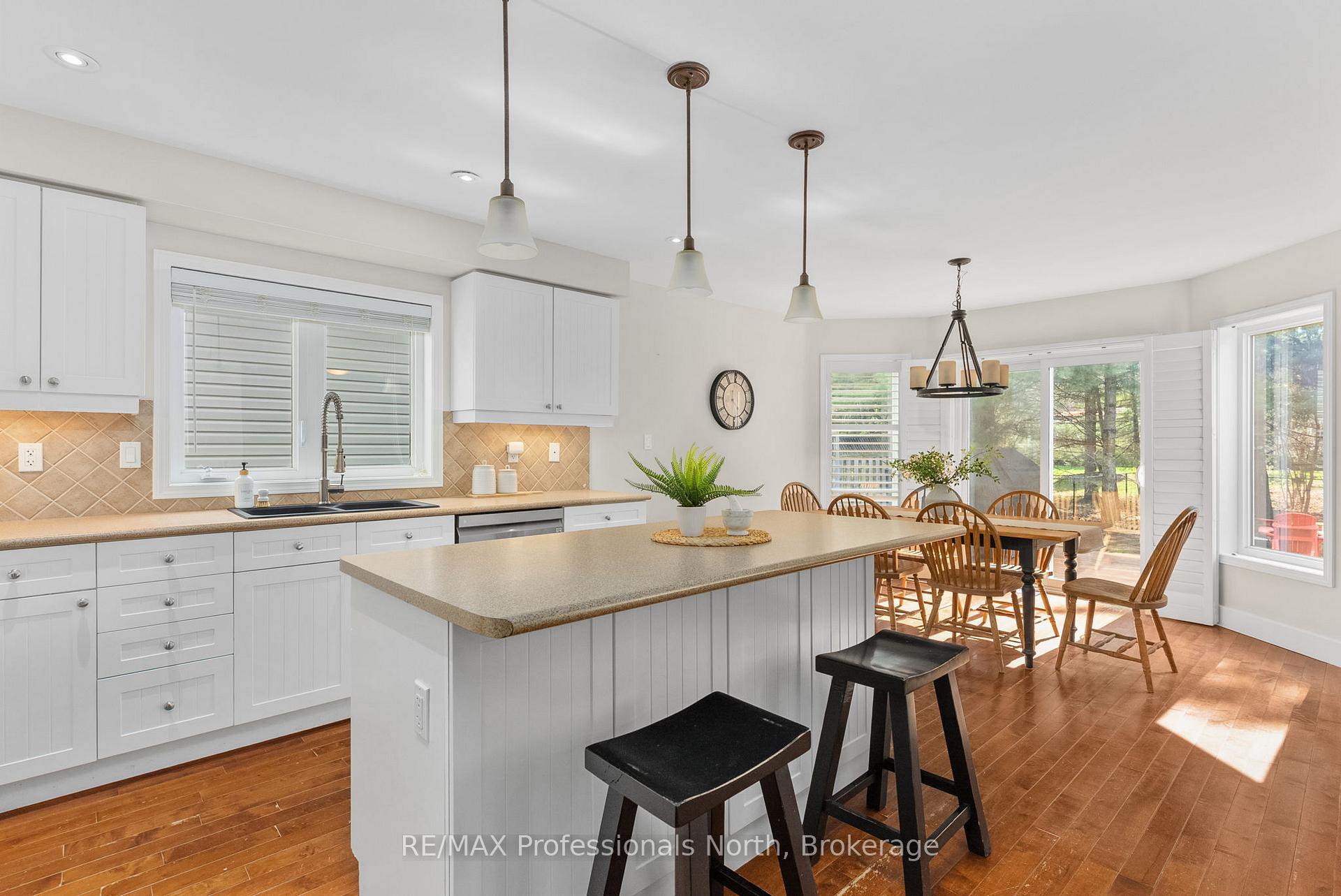 Photo 20 of 35 Windsong Crescent, Bracebridge, Macaulay — HOMEH