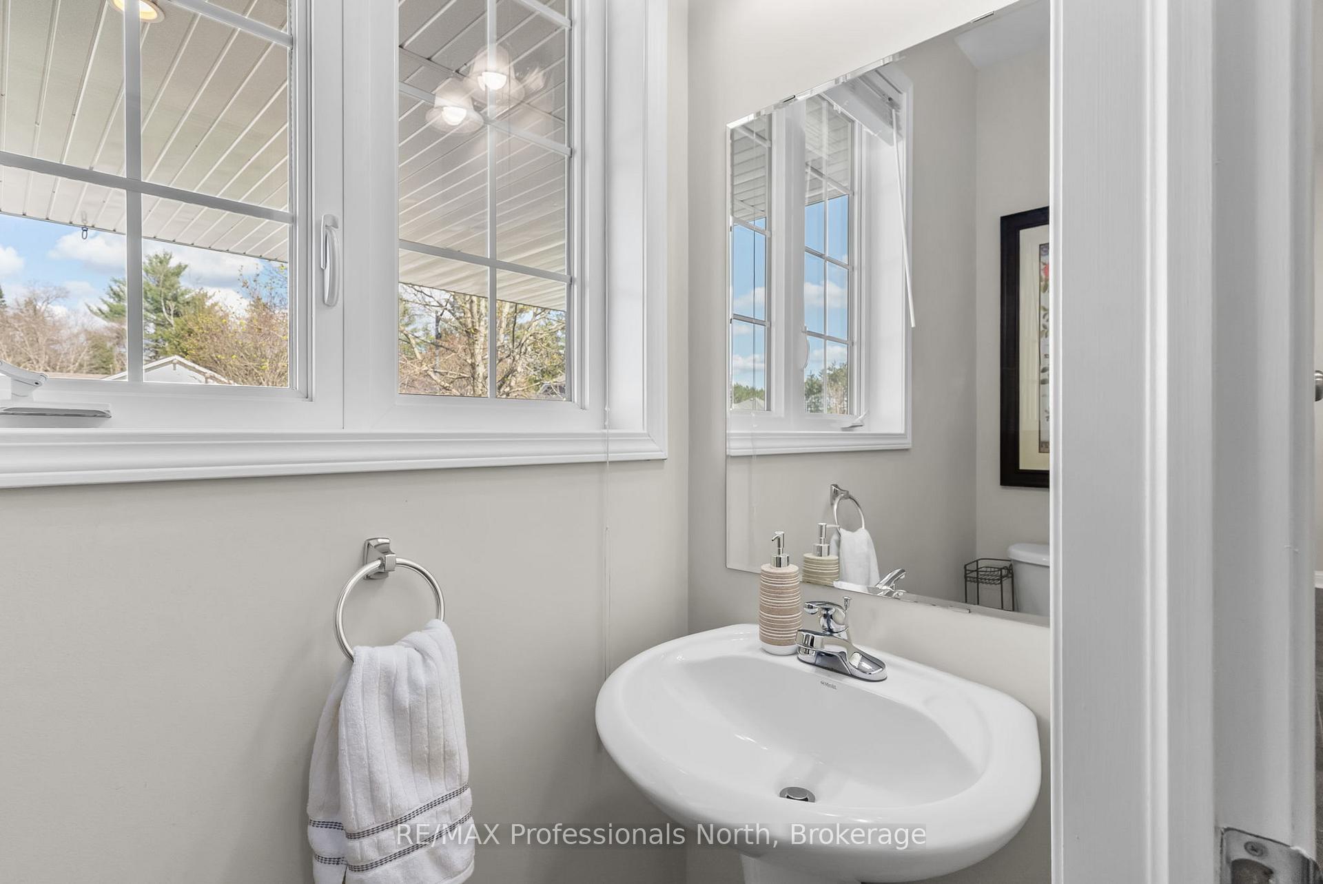 Photo 24 of 35 Windsong Crescent, Bracebridge, Macaulay — HOMEH