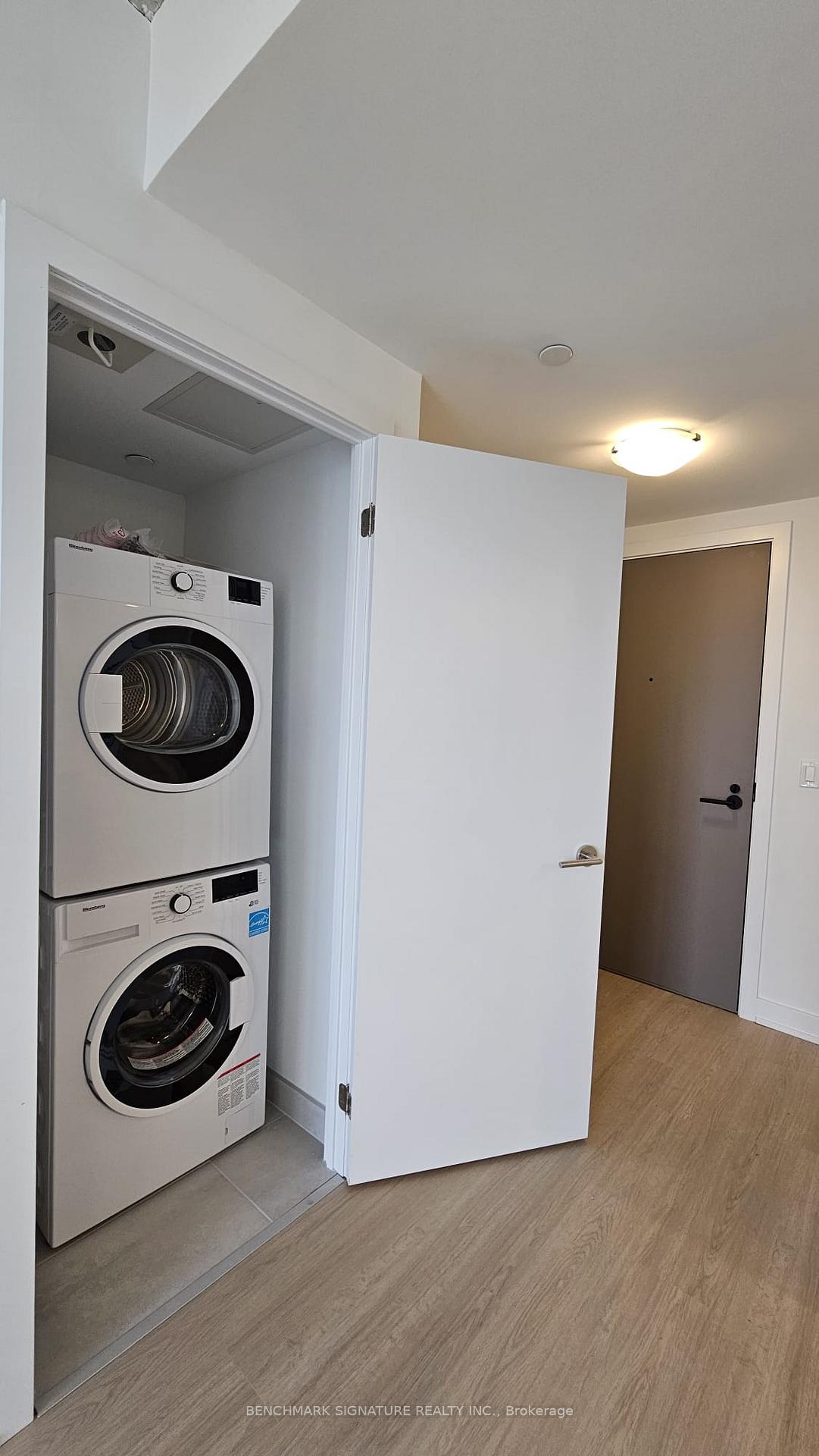Photo 2 of Unit 2106, 47 Mutual Street, Toronto, Church-Yonge Corridor — HOMEH