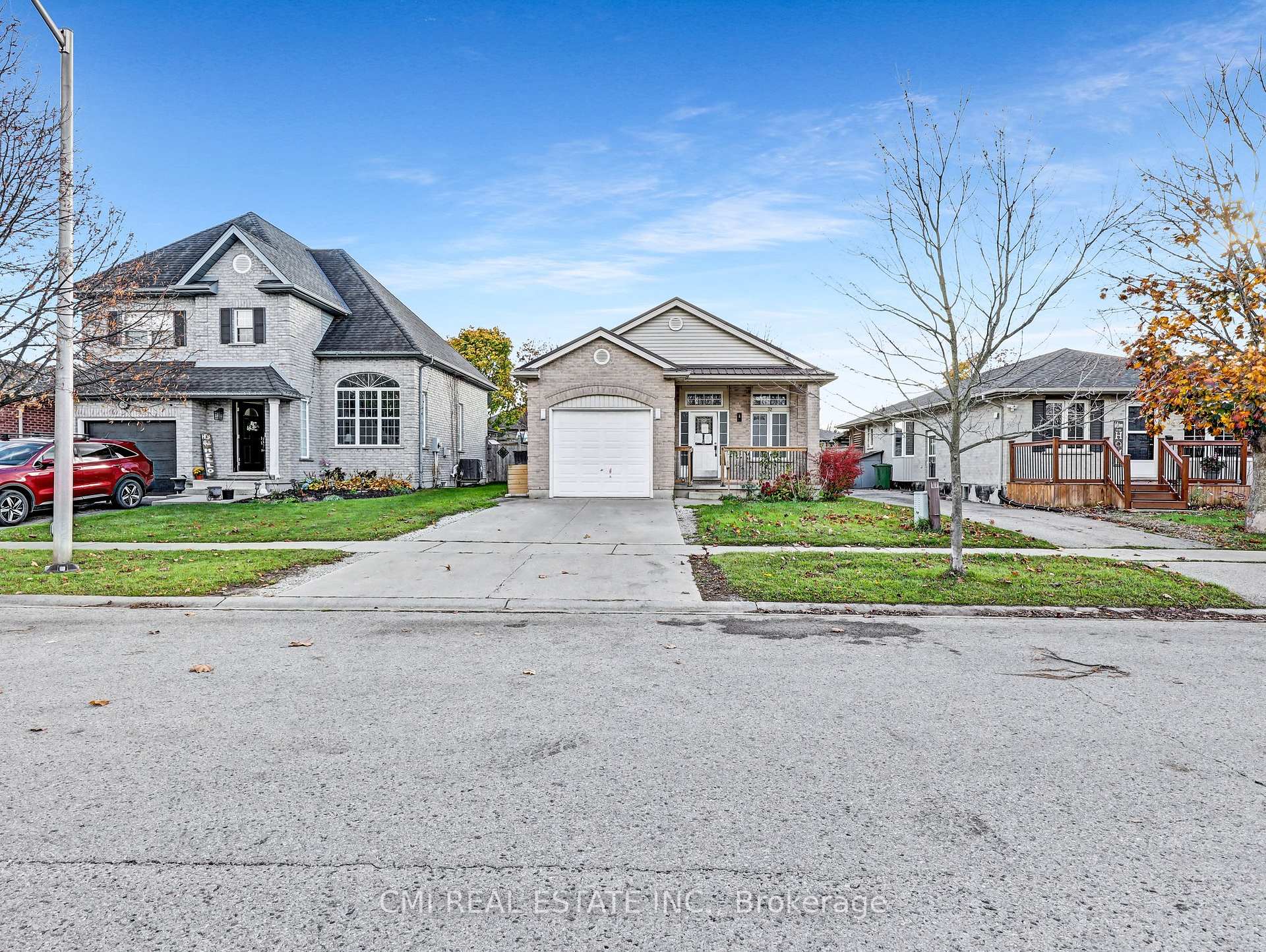 Photo 9 of 32 Donker Drive, St. Thomas — HOMEH