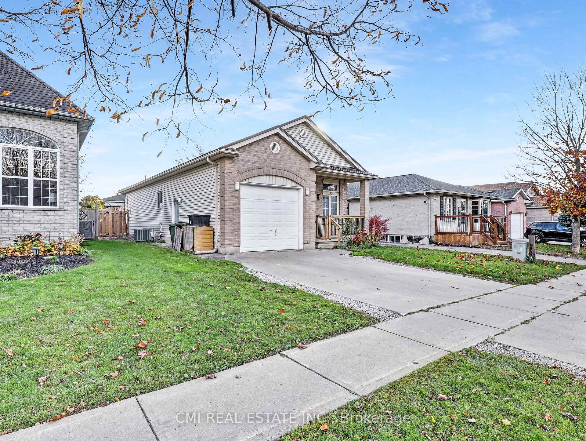 Photo 6 of 32 Donker Drive, St. Thomas — HOMEH