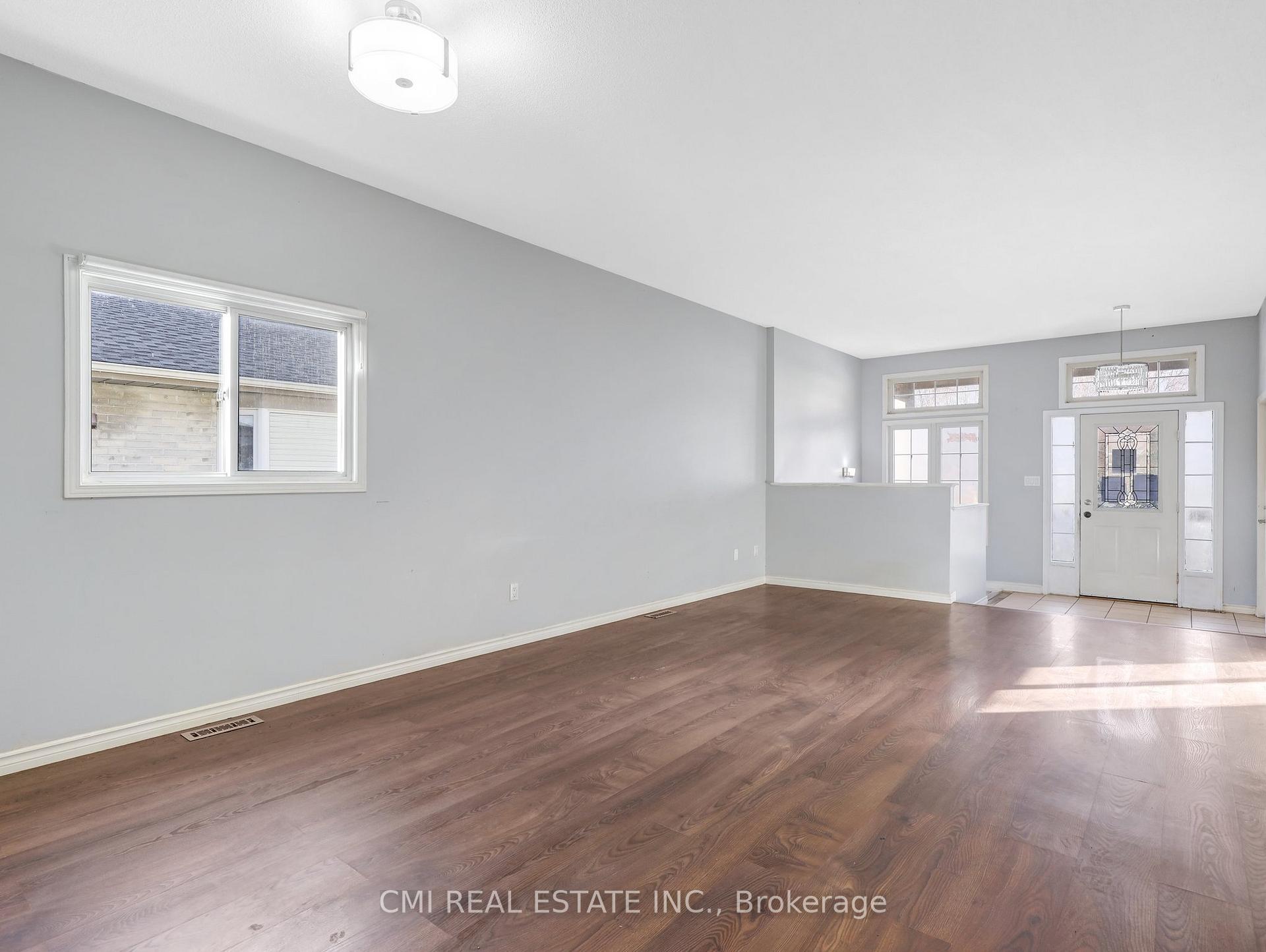Photo 4 of 32 Donker Drive, St. Thomas — HOMEH