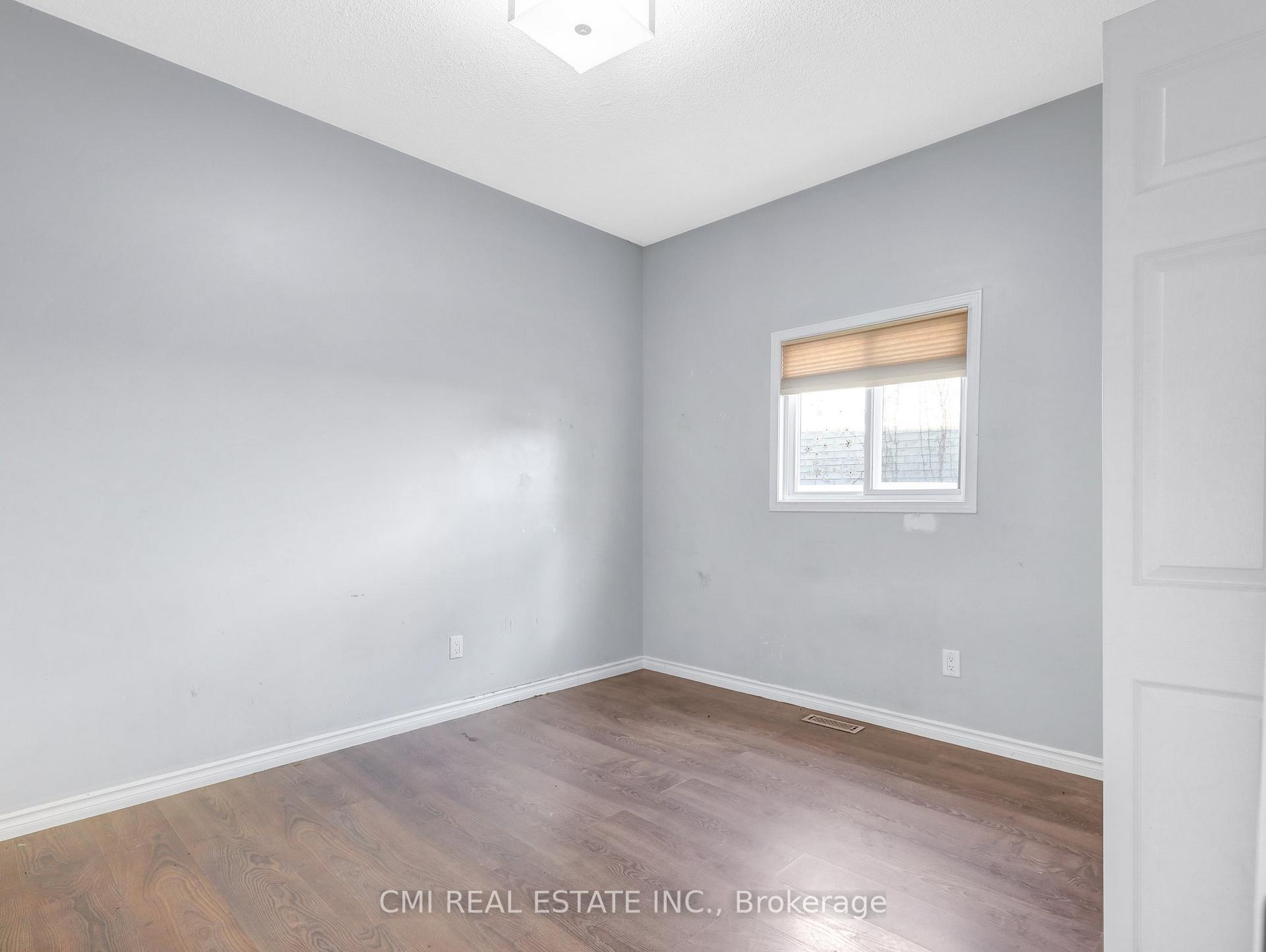 Photo 11 of 32 Donker Drive, St. Thomas — HOMEH
