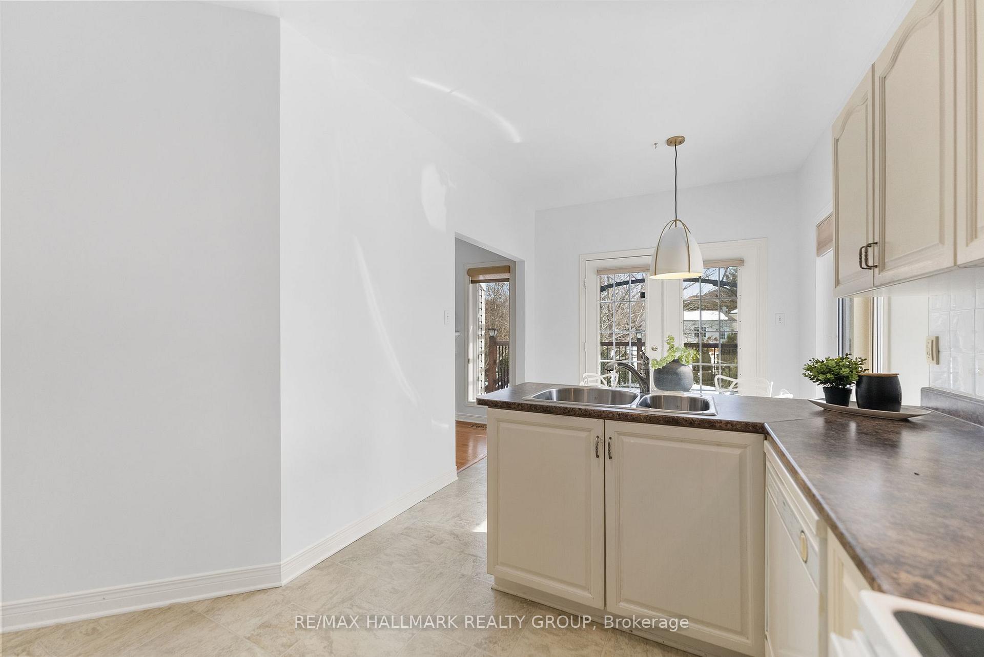 Photo 21 of 64 Forest Creek Drive, Ottawa, Stittsville (Central) — HOMEH