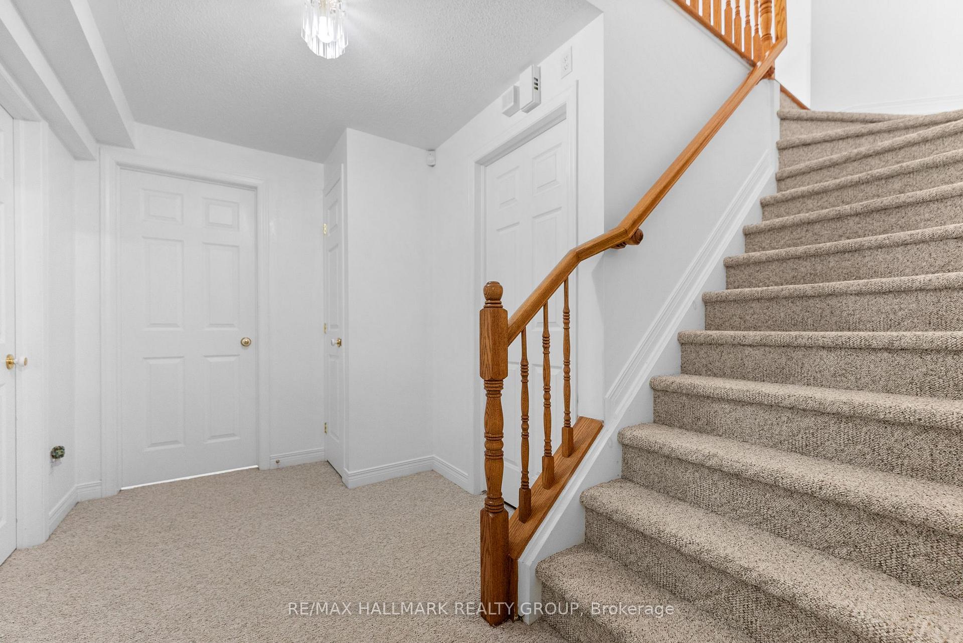 Photo 23 of 64 Forest Creek Drive, Ottawa, Stittsville (Central) — HOMEH
