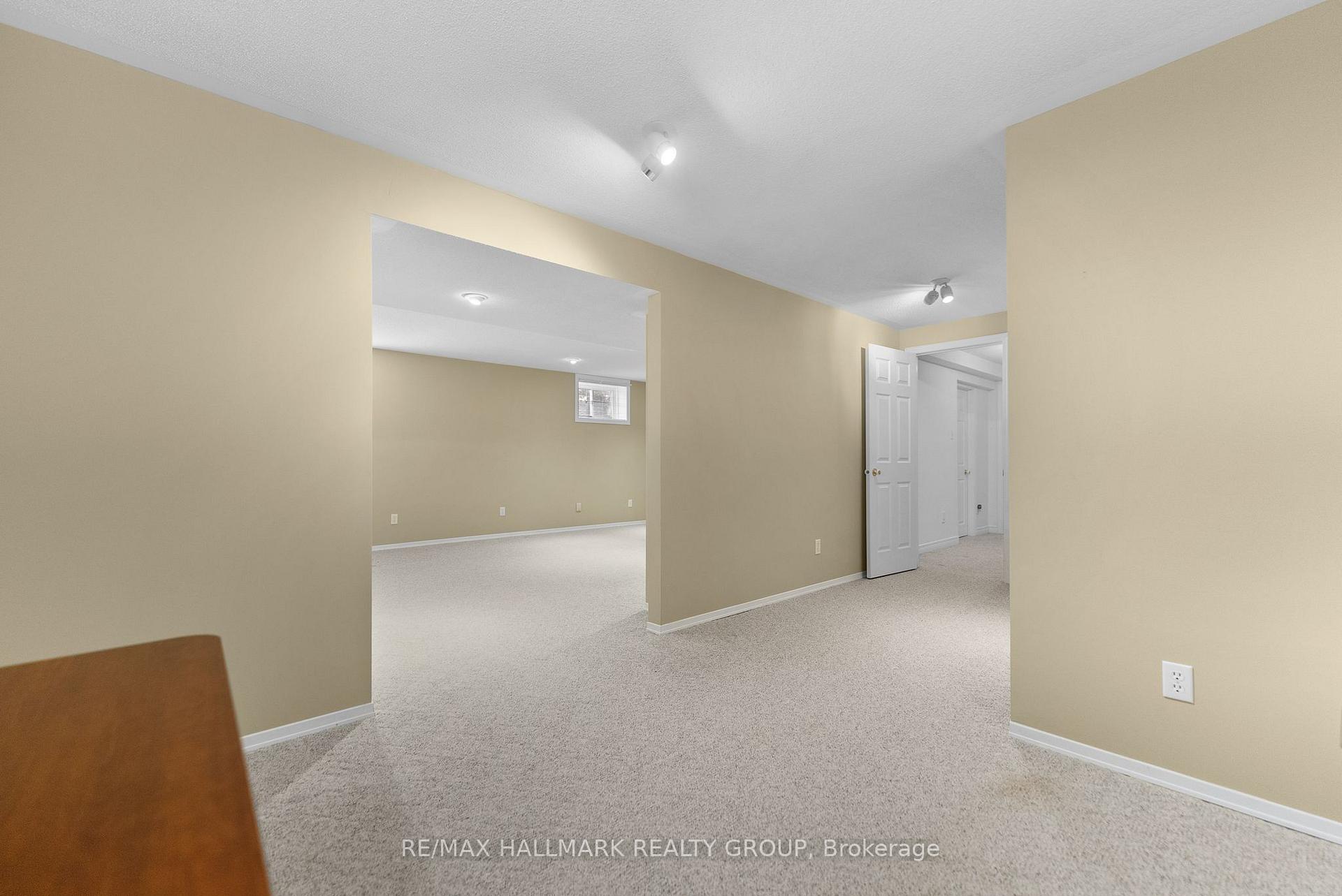 Photo 33 of 64 Forest Creek Drive, Ottawa, Stittsville (Central) — HOMEH