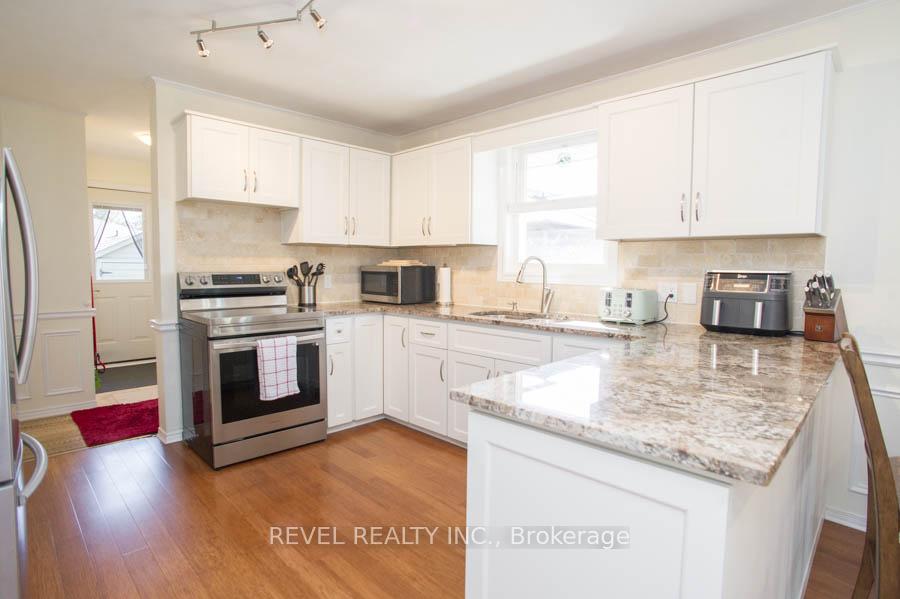 Photo 4 of 56 Brown Avenue, Brant, Burford — HOMEH