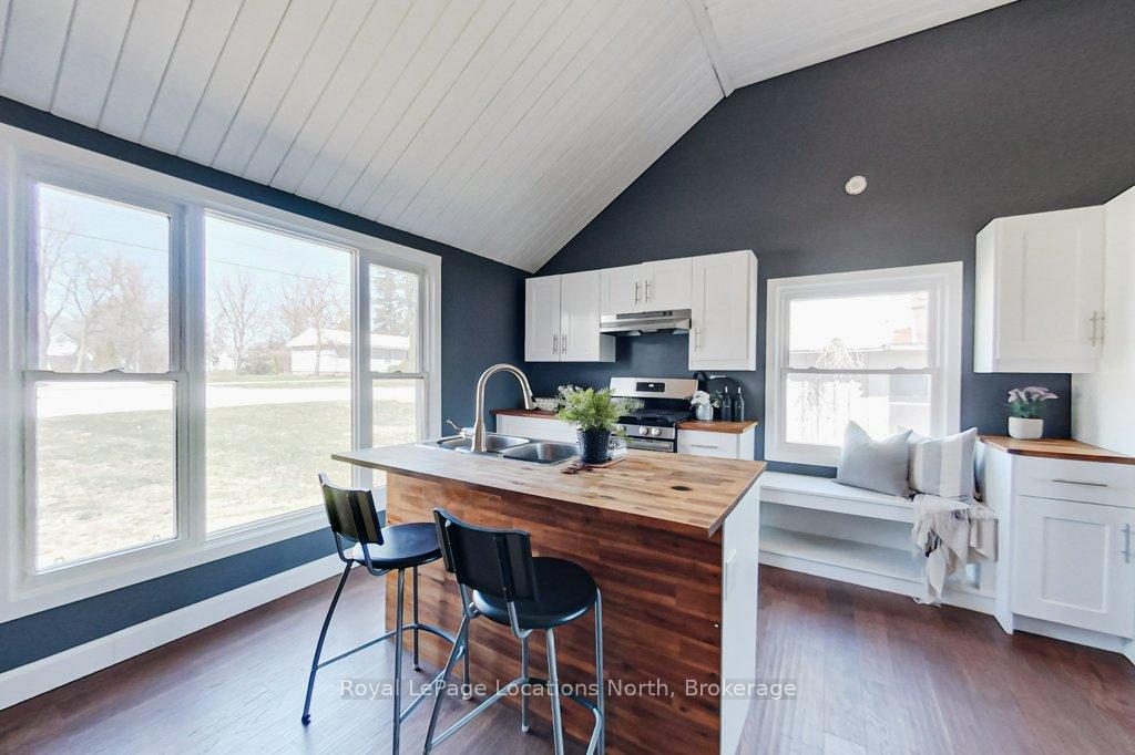 Photo 6 of 35 Caroline Street E, Clearview, Creemore — HOMEH