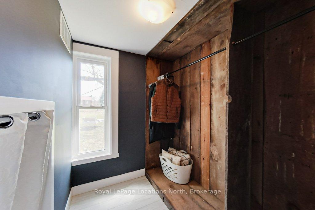 Photo 12 of 35 Caroline Street E, Clearview, Creemore — HOMEH