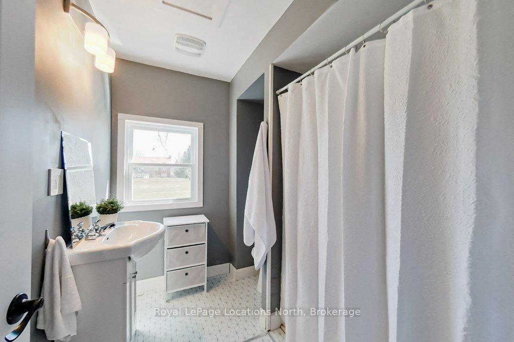 Photo 18 of 35 Caroline Street E, Clearview, Creemore — HOMEH